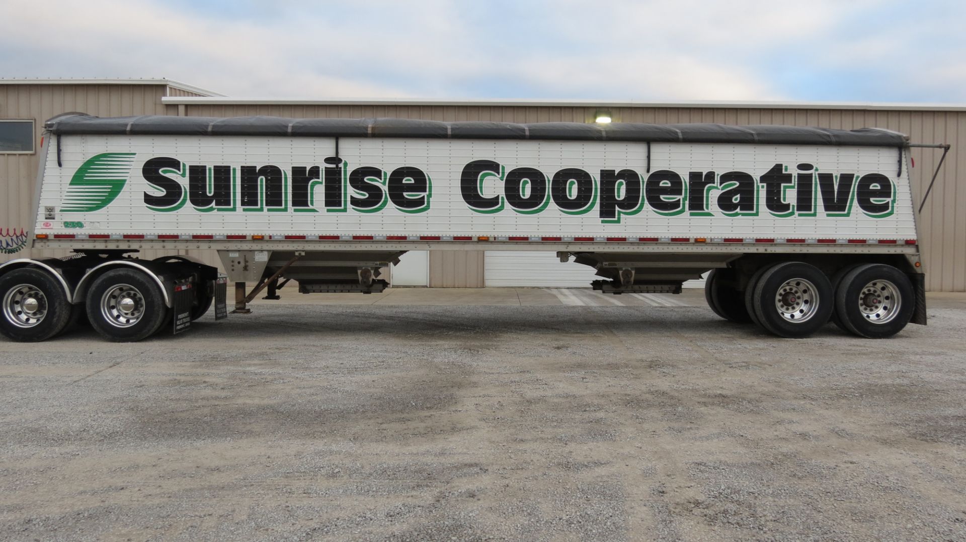 40' 2011 Wilson Commander DWH 50-10 hopper trailer, air ride, SS front and rear, roll tarp - Image 4 of 27