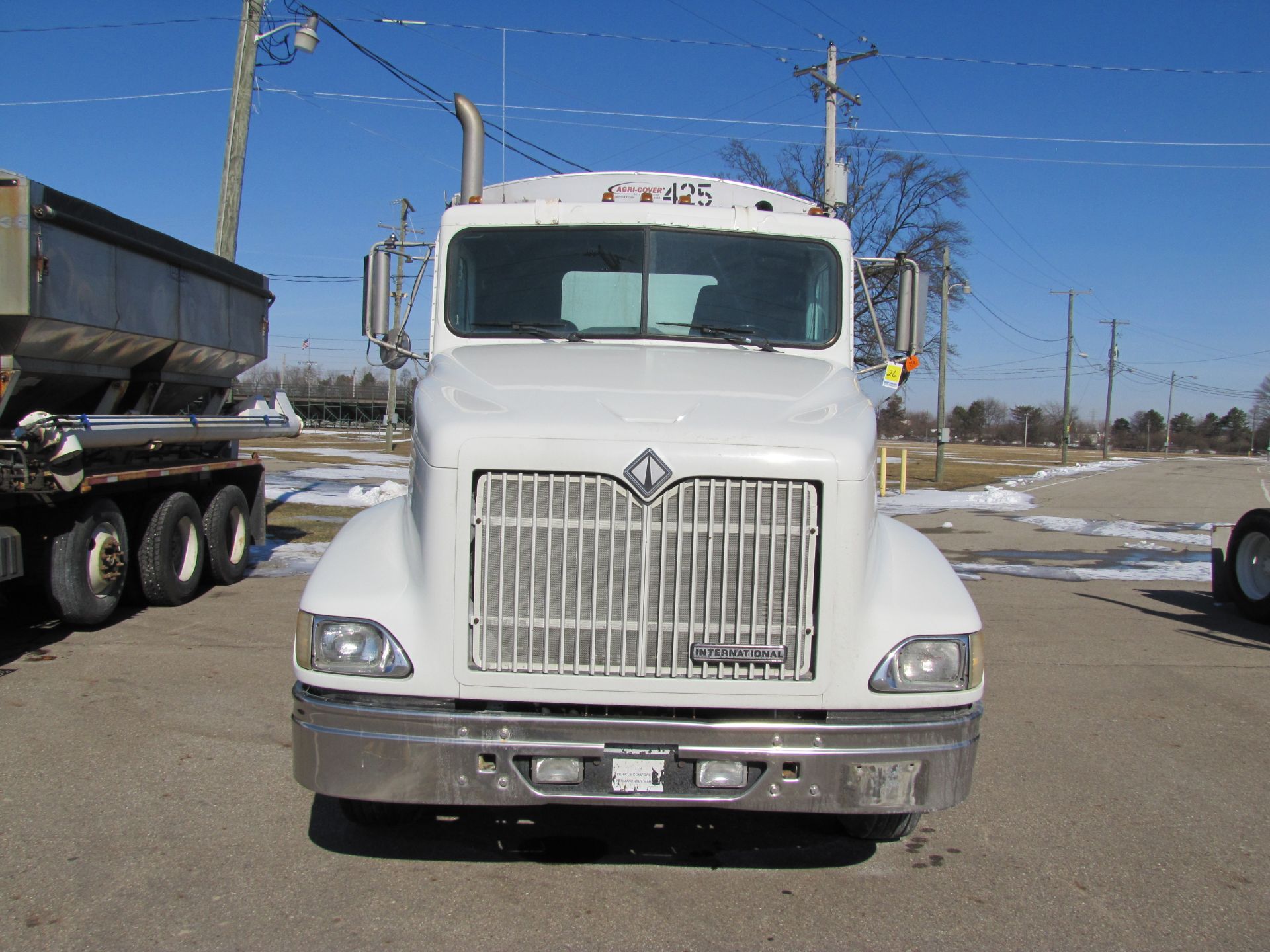 1999 International 9100, day cab, spring ride, tandem axle w/ cheaters, Cummins M11 Plus - Image 25 of 56