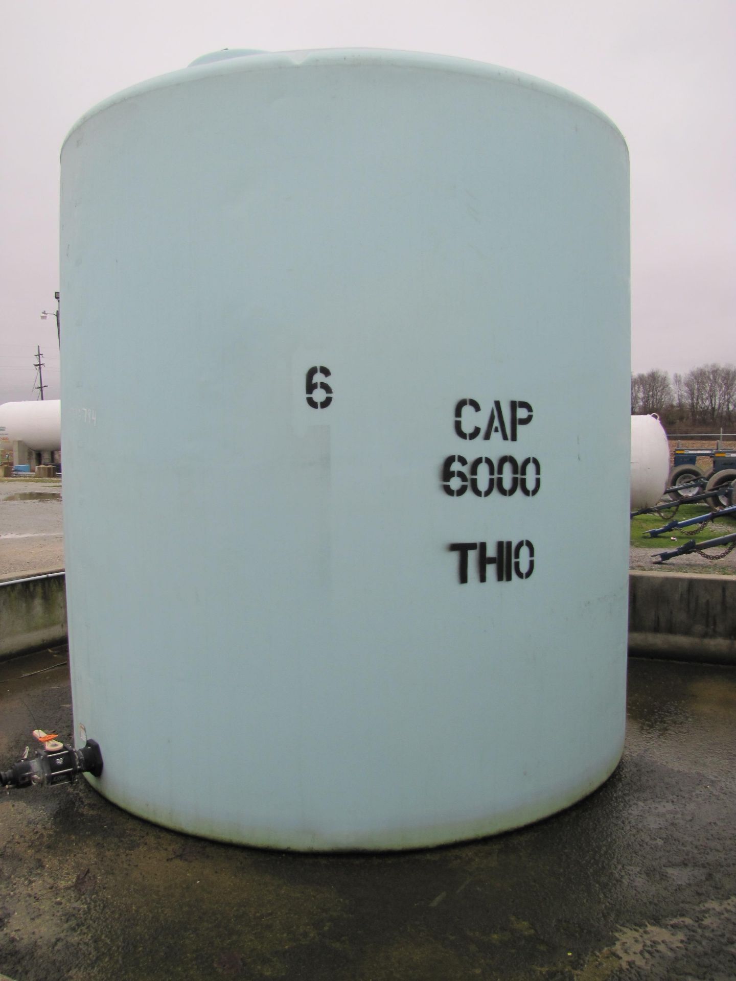 Tag 794: 6,000-gal upright poly tank, 3” plumbing - Image 2 of 7