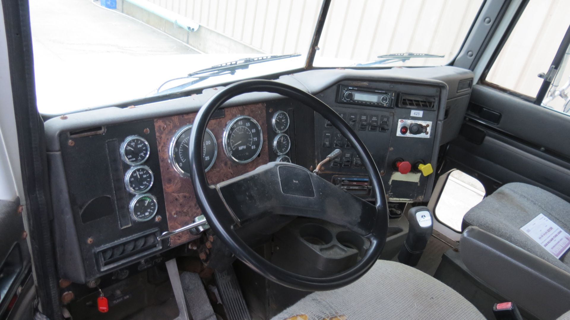 1999 International 9100, day cab, spring ride, tandem axle w/ cheaters, Cummins M11 Plus - Image 12 of 56