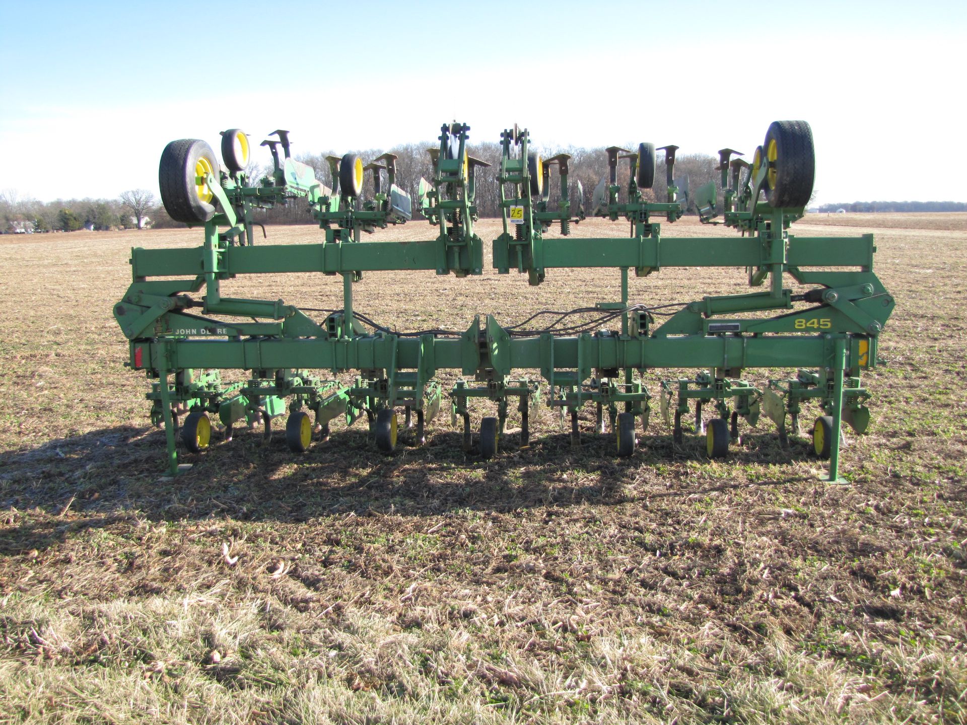 John Deere 845 12R30 row crop cultivator, flat fold w/ shields, 3 pt - Image 8 of 25