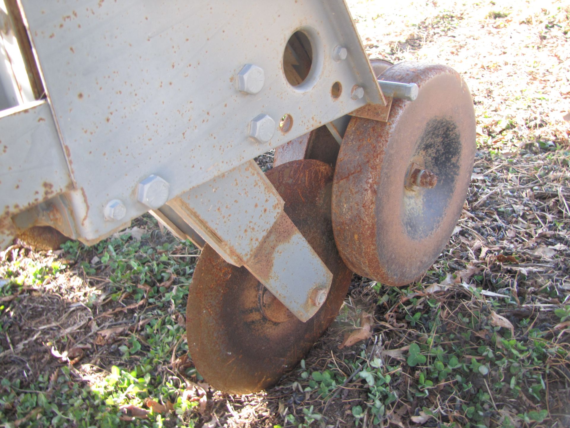 Hiniker 5000 6R30 ridge till cultivator, cutaway hoe shields, ridging wings - Image 22 of 23