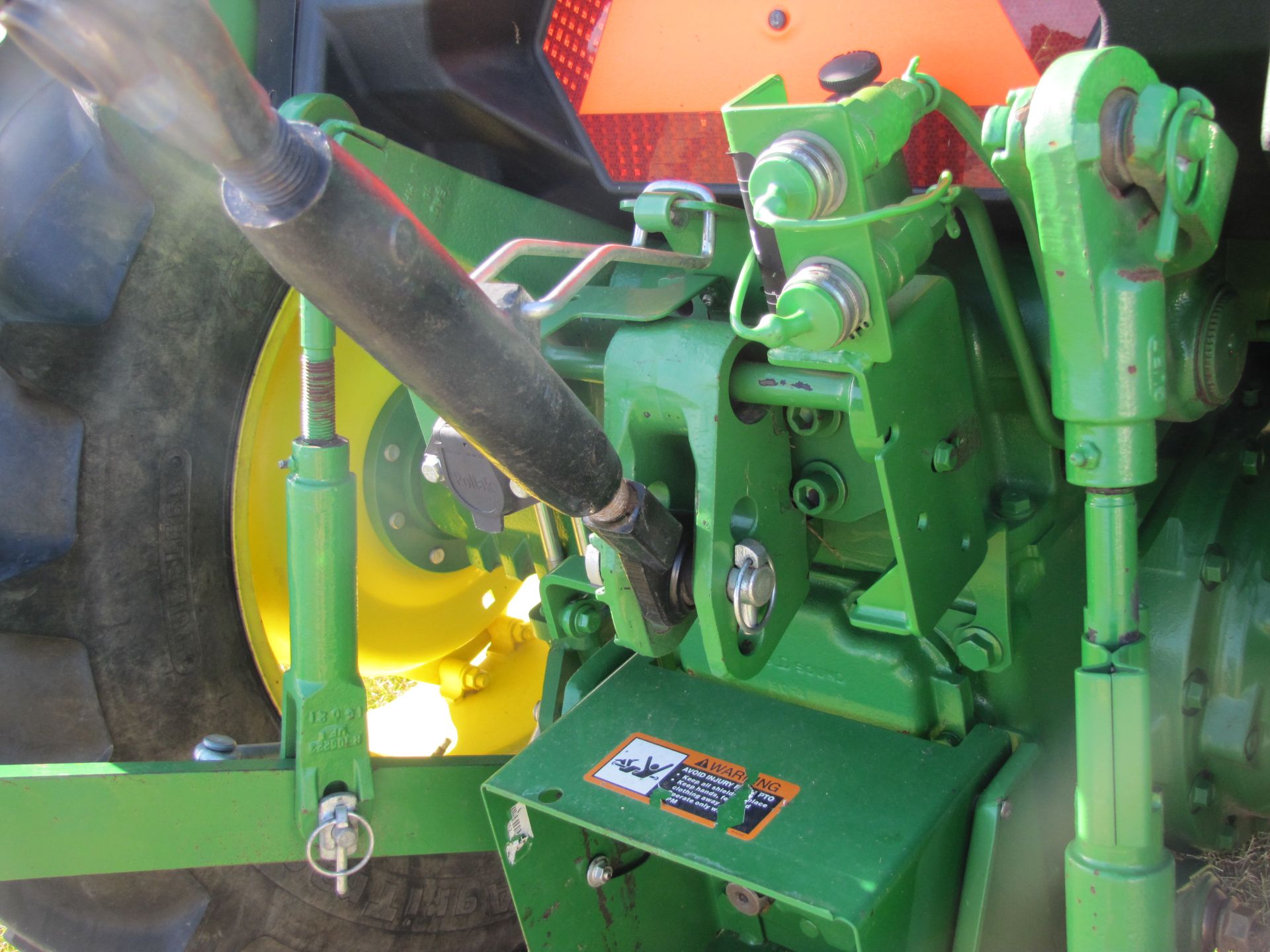 John Deere 5055E tractor - Image 23 of 46