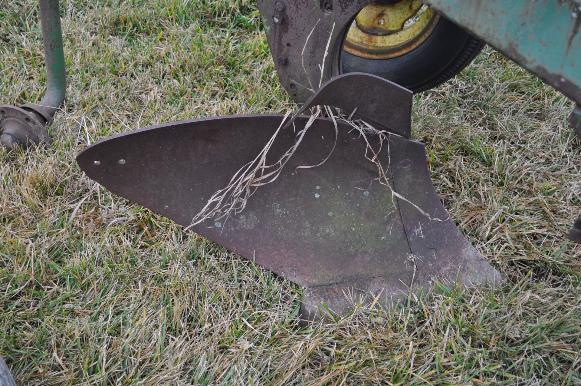 5 bottom John Deere plow - Image 10 of 13