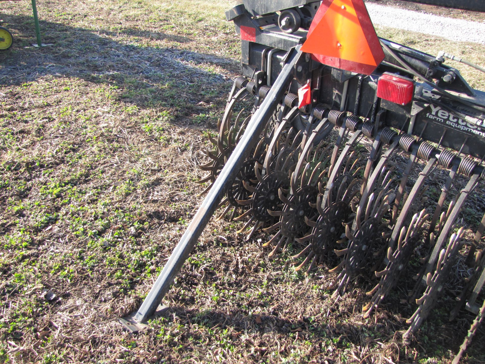 30’ Yetter 3530 flat-fold rotary hoe, 3 pt, depth gauge wheel - Image 17 of 22