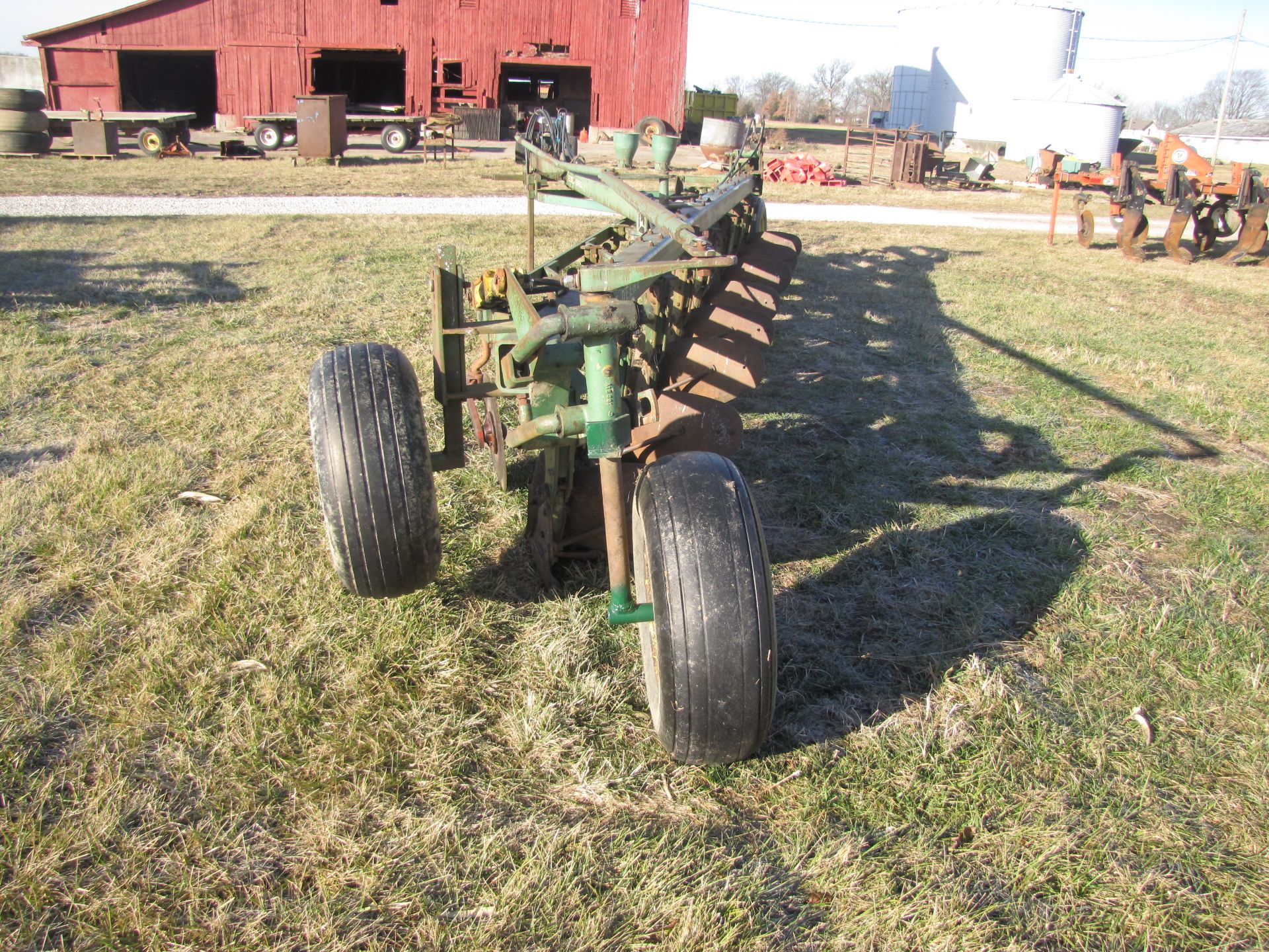 John Deere 8 x 16” 2350-2450 plow, onland hitch - Image 3 of 22