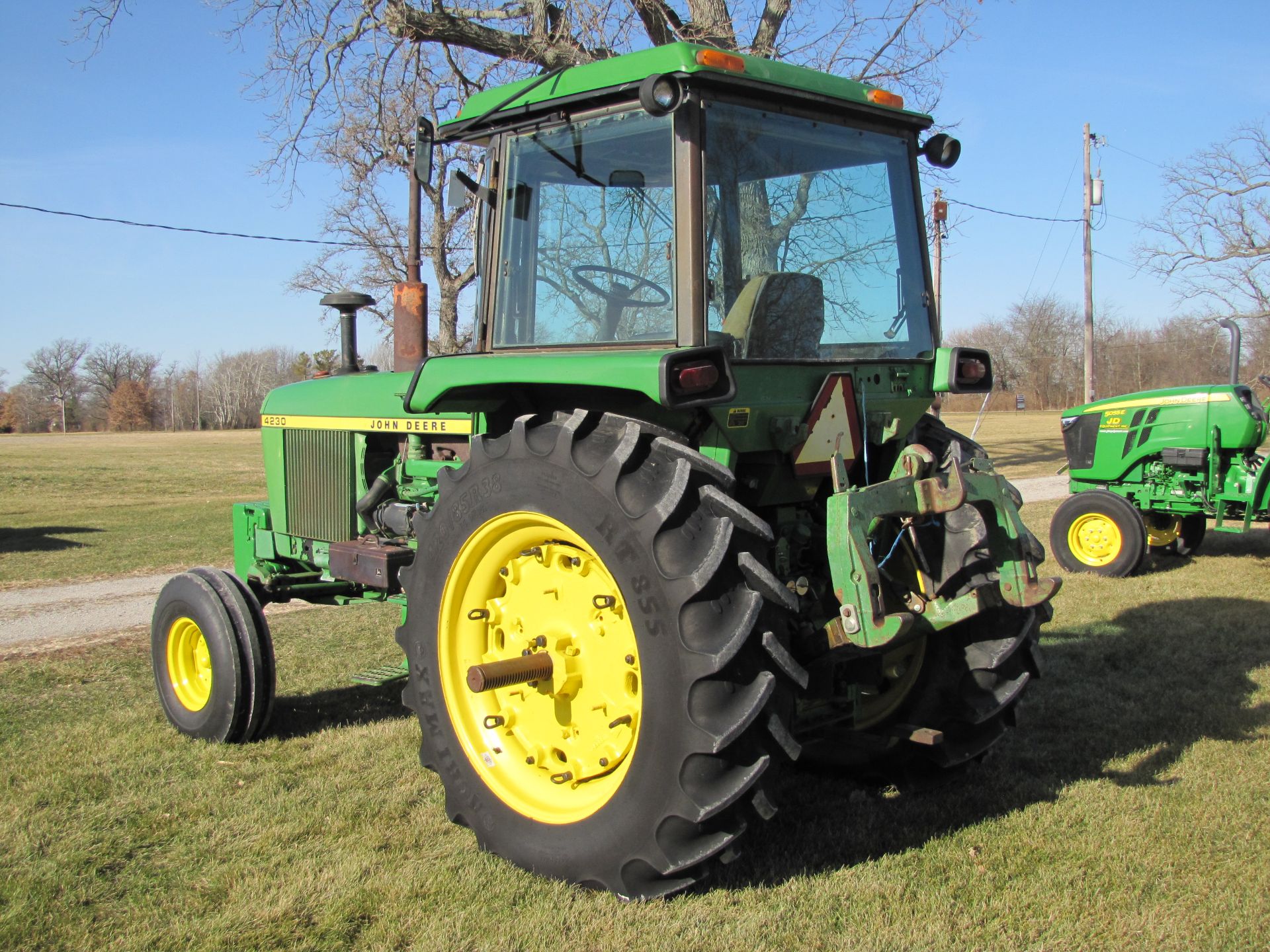 John Deere 4230 tractor - Image 4 of 49