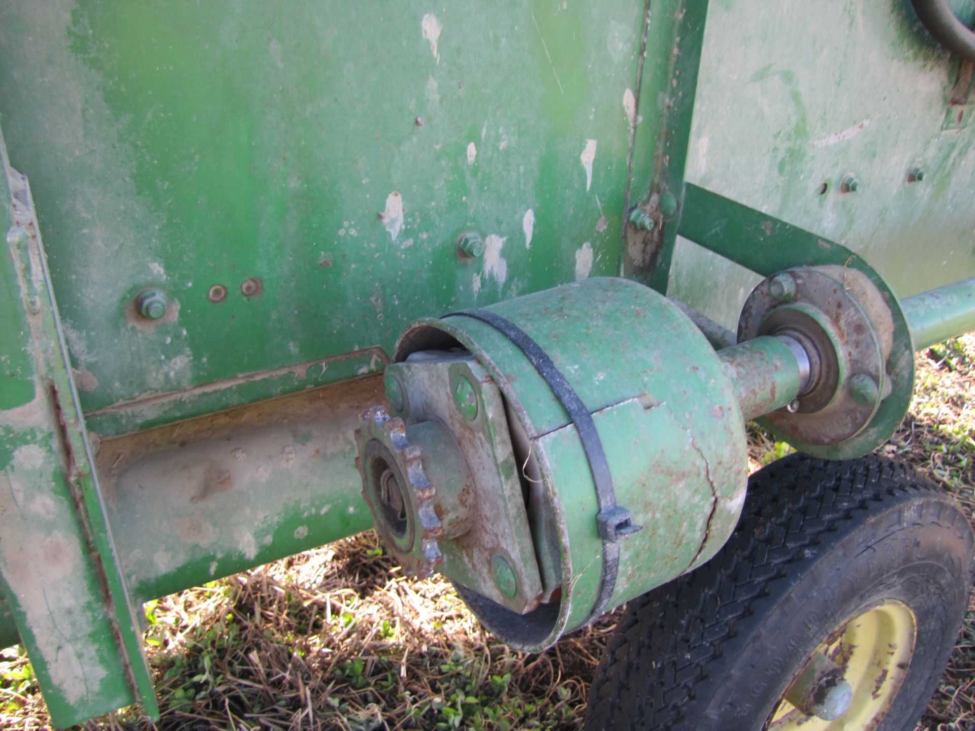 16’ John Deere 216 grain head w/ SCH cutter bar, hyd raise reel, variable speed - Image 23 of 24