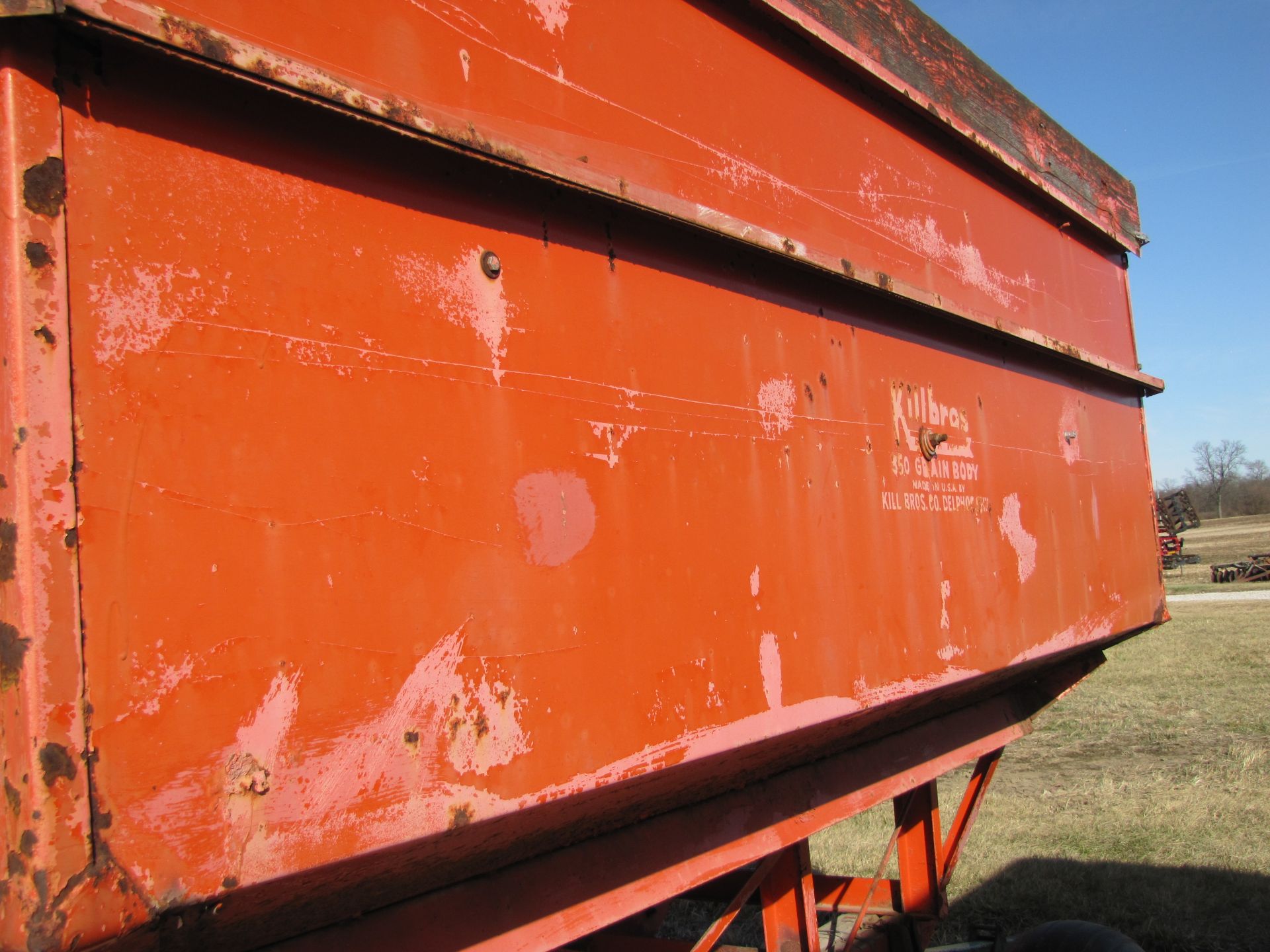 Killbros 350 gravity bed wagon on 1065 John Deere gear - Image 14 of 23