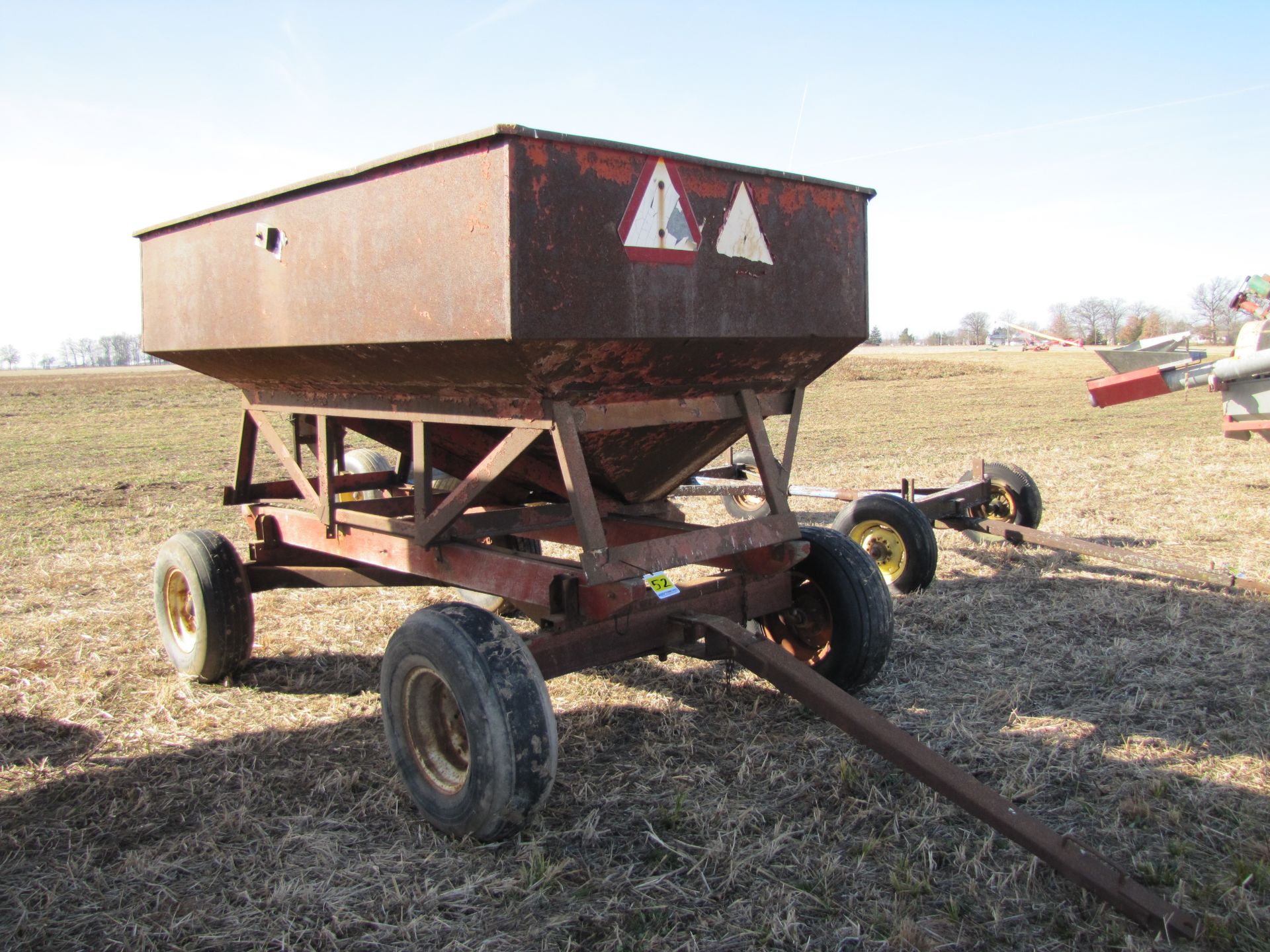 J & M 150 gravity bed wagon