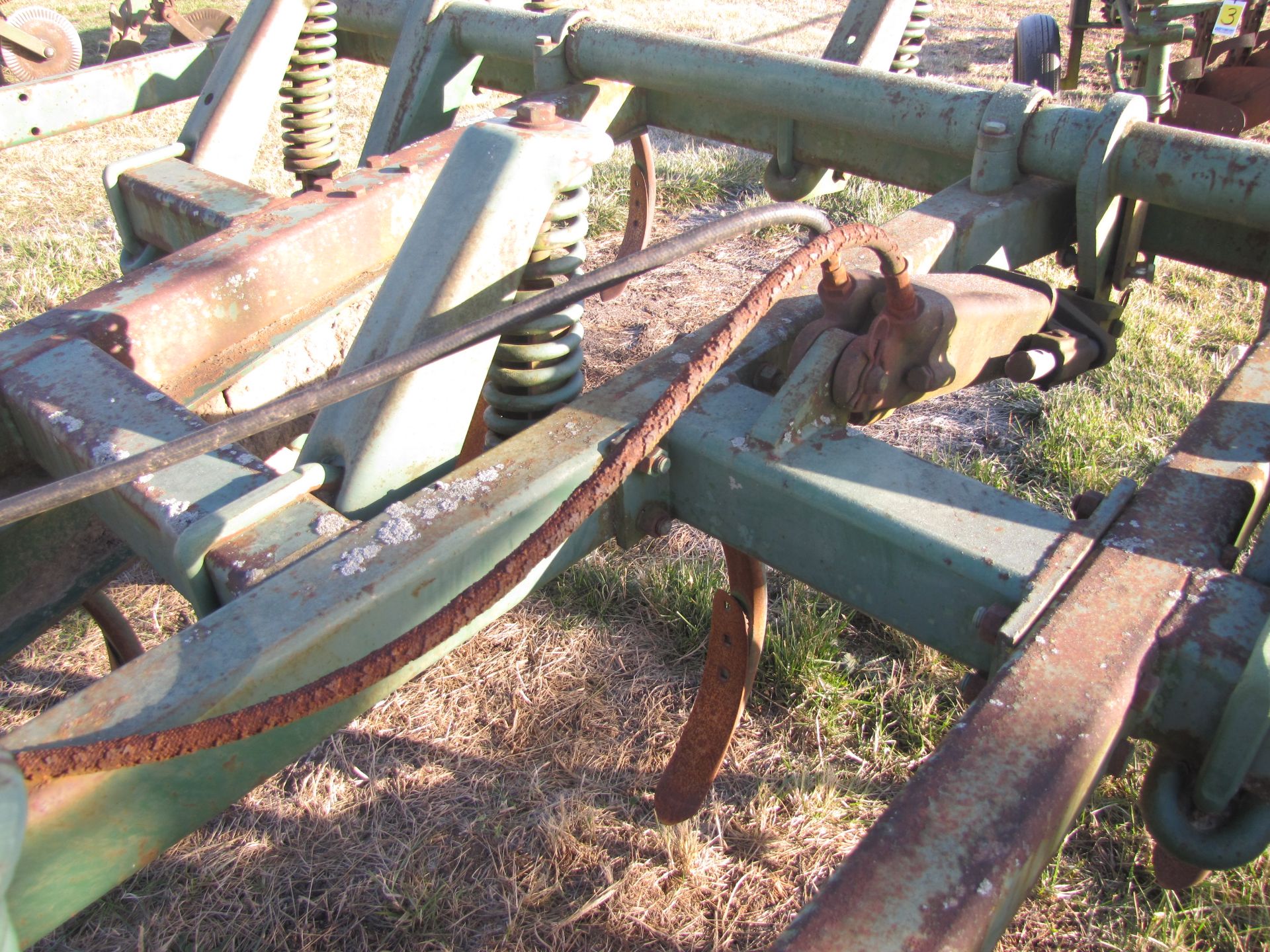 John Deere 1610 13-shank chisel plow - Image 12 of 14