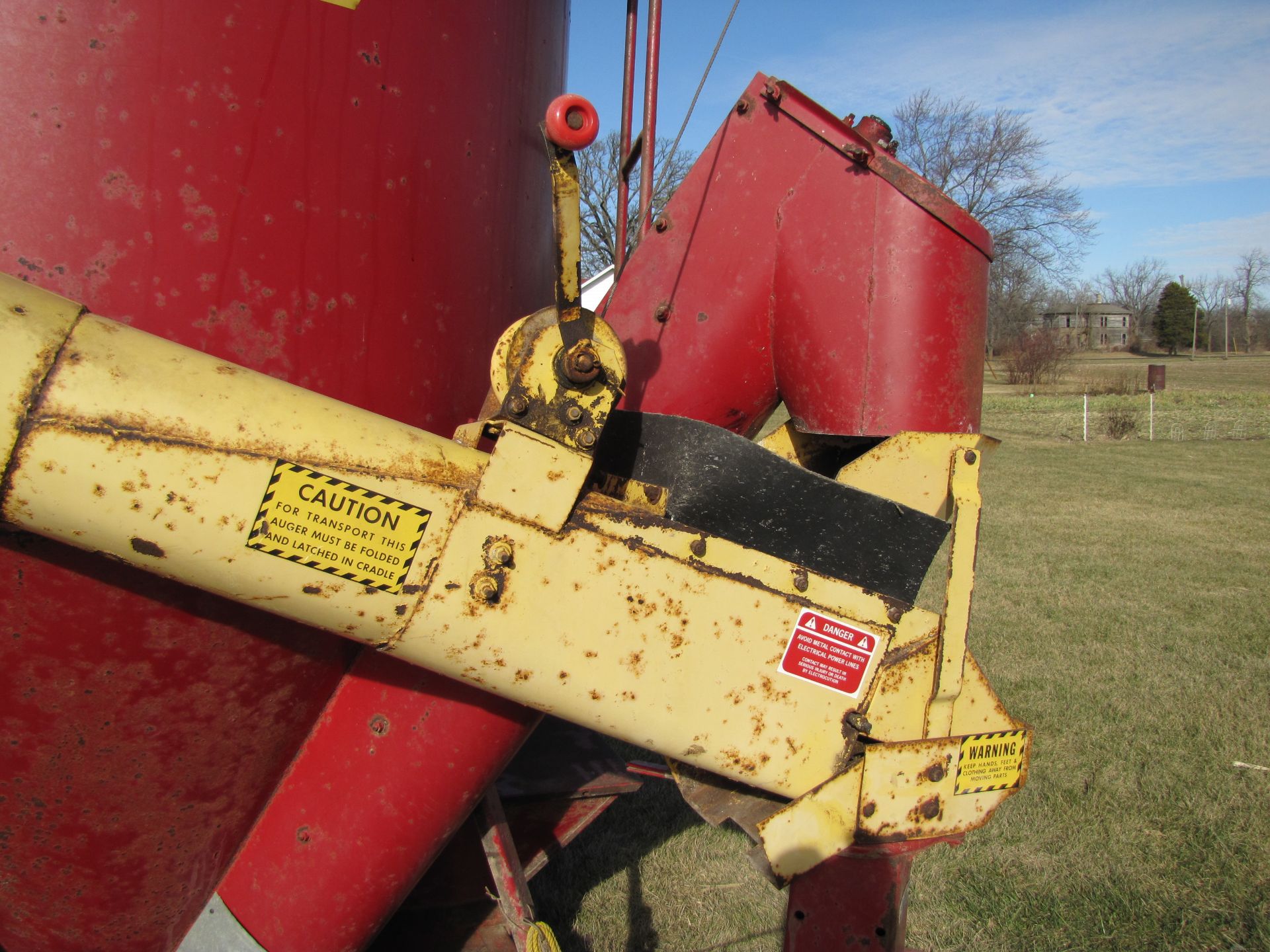 New Holland 352 grinder mixer, scales, ear corn chute, 540 pto - Image 7 of 31