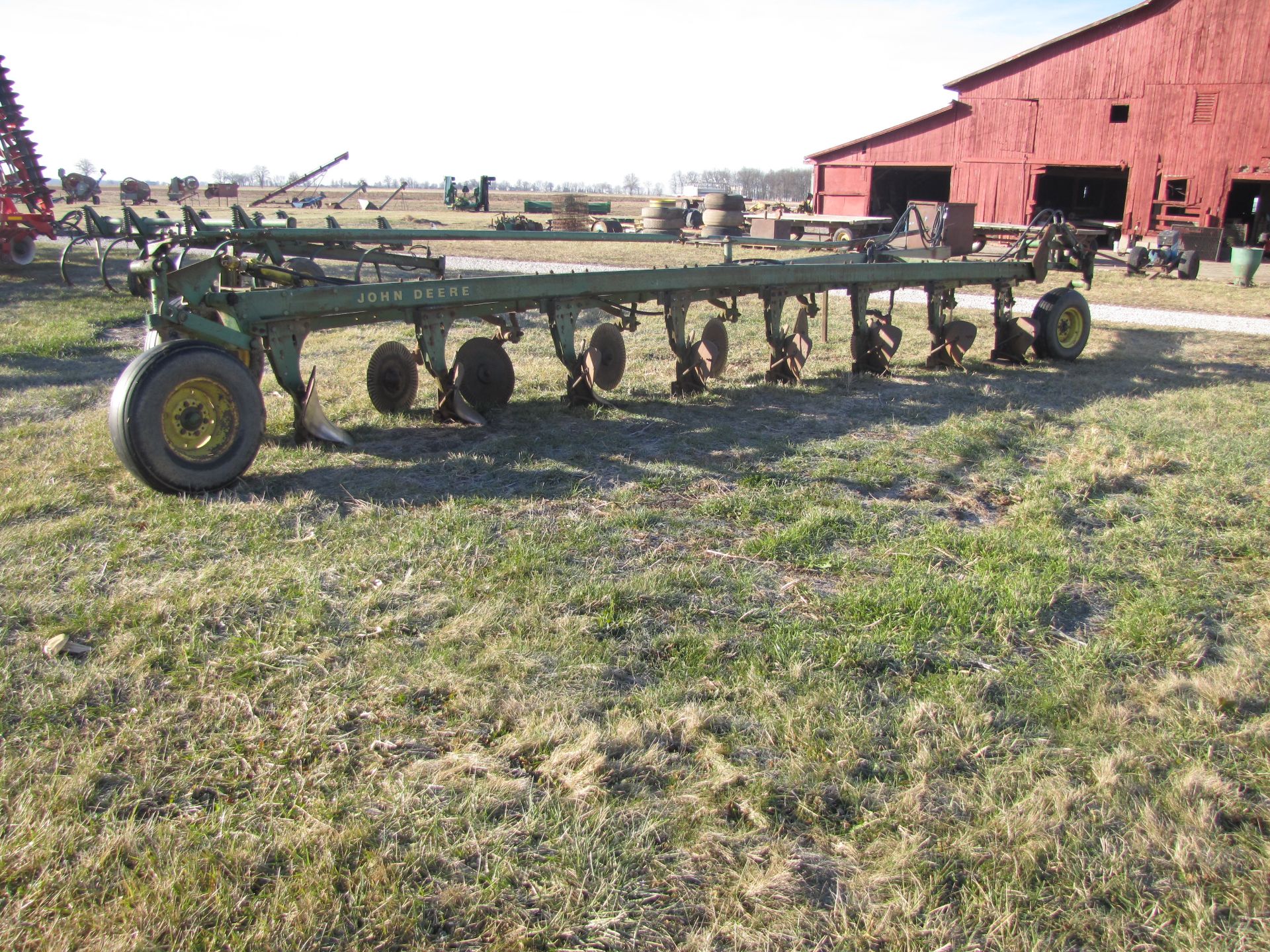 John Deere 8 x 16” 2350-2450 plow, onland hitch - Image 2 of 22