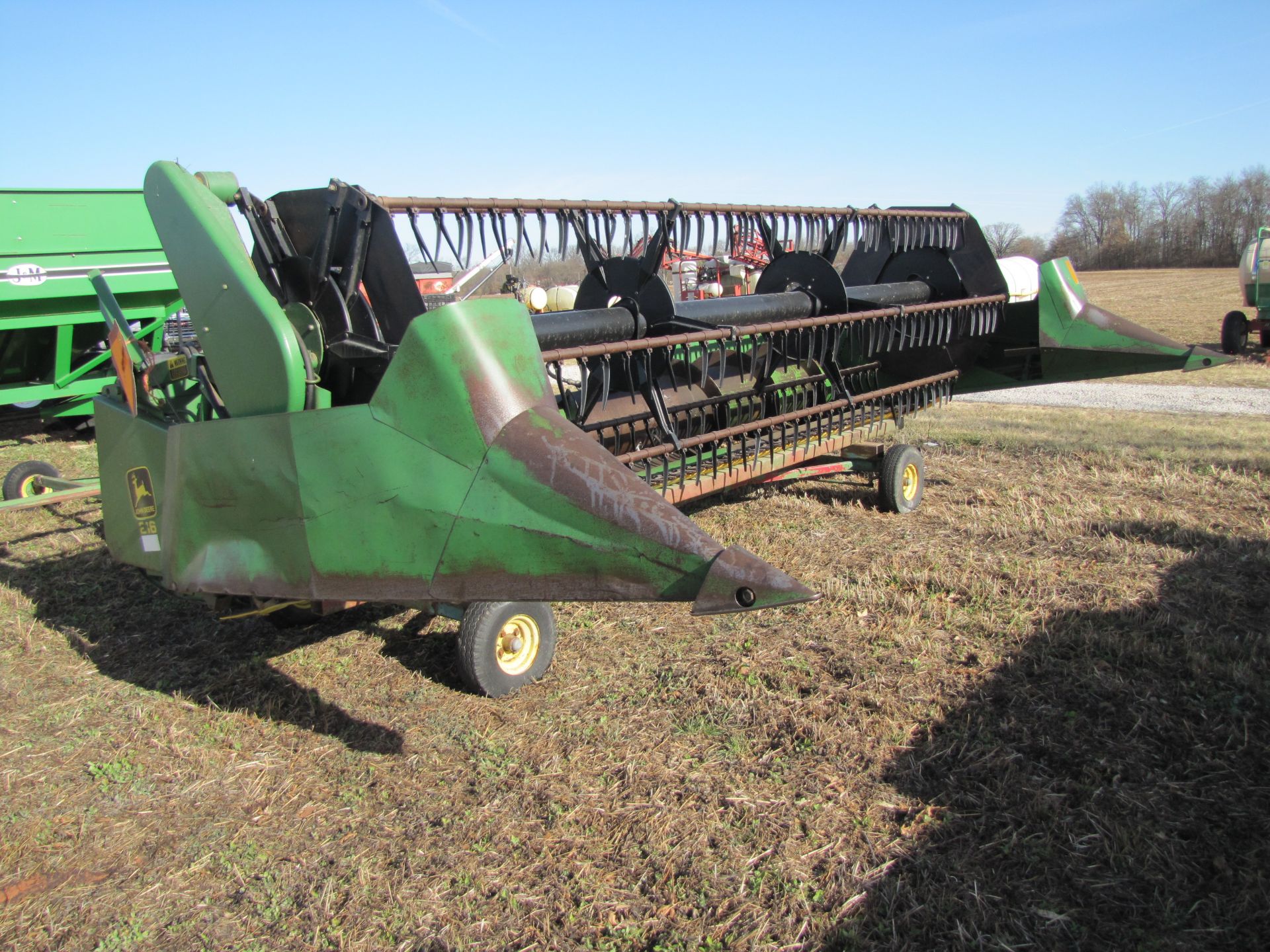 16’ John Deere 216 grain head w/ SCH cutter bar, hyd raise reel, variable speed - Image 7 of 24