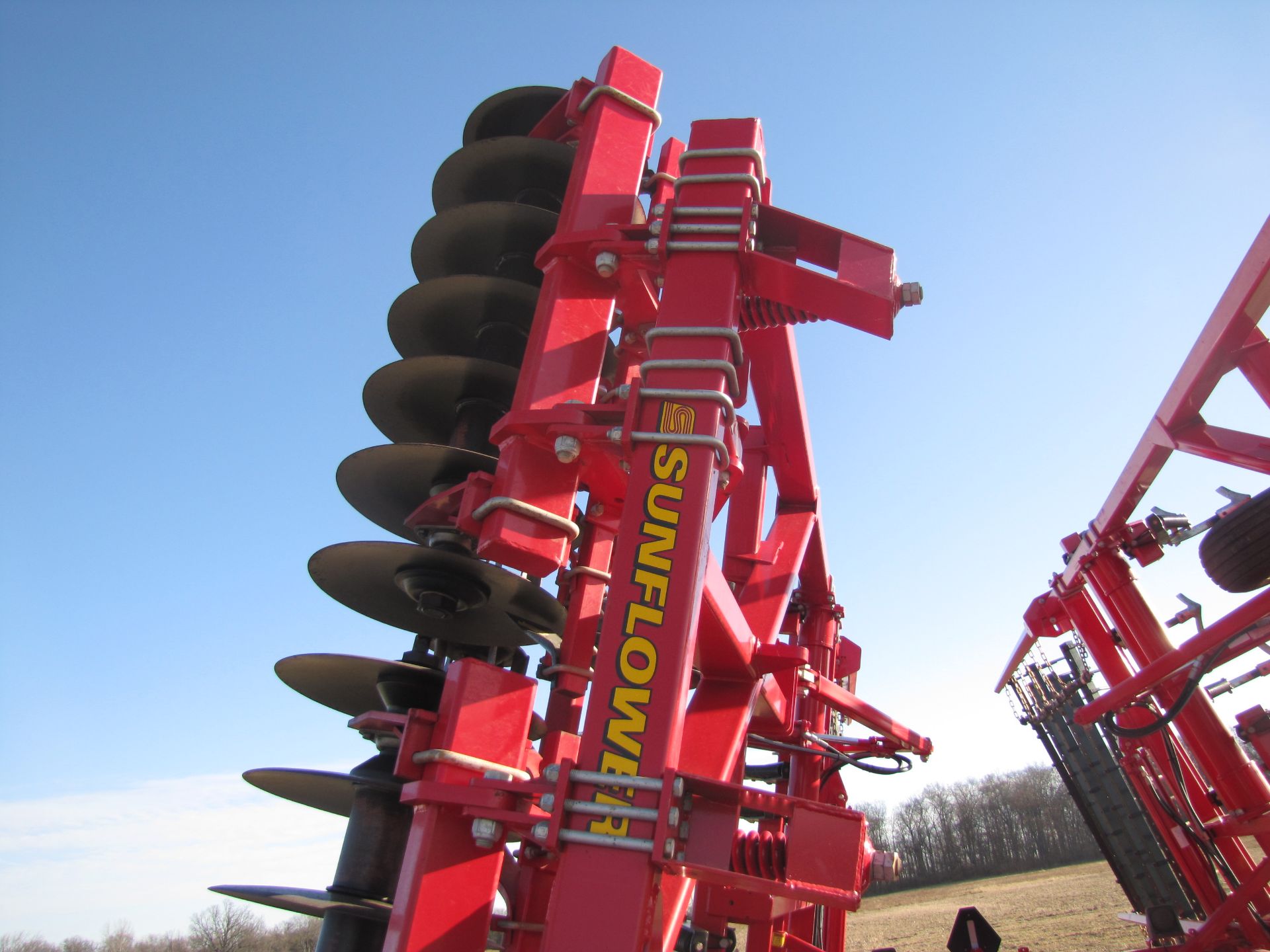 25’ Sunflower 6333 soil finisher, hyd fold, 6-bar high residue harrow, rear hitch, rear hyd - Image 28 of 31