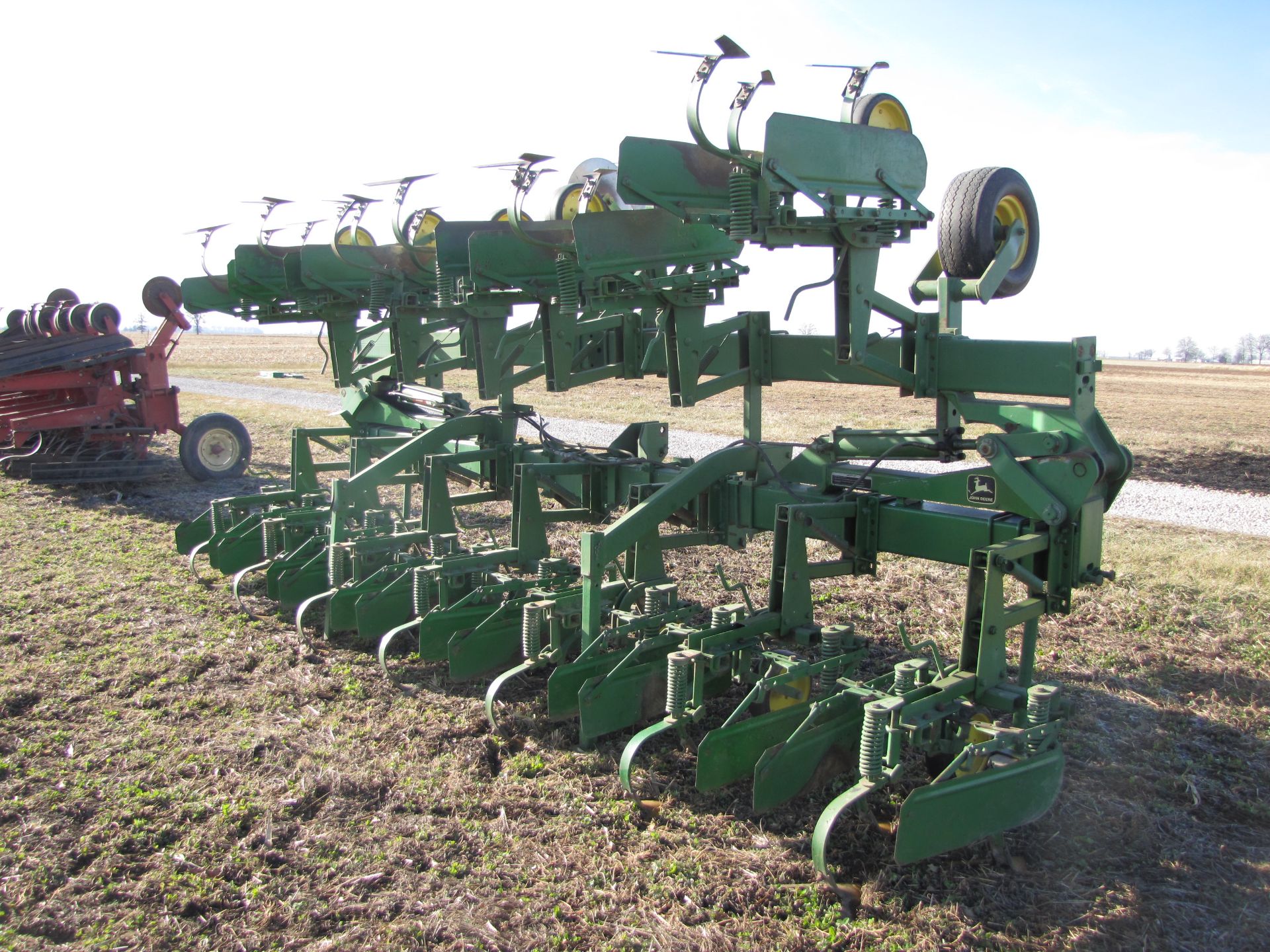 John Deere 845 12R30 row crop cultivator, flat fold w/ shields, 3 pt - Image 5 of 25