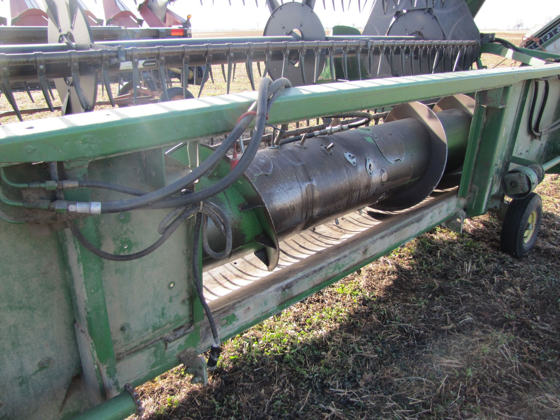 16’ John Deere 216 grain head w/ SCH cutter bar, hyd raise reel, variable speed - Image 18 of 24