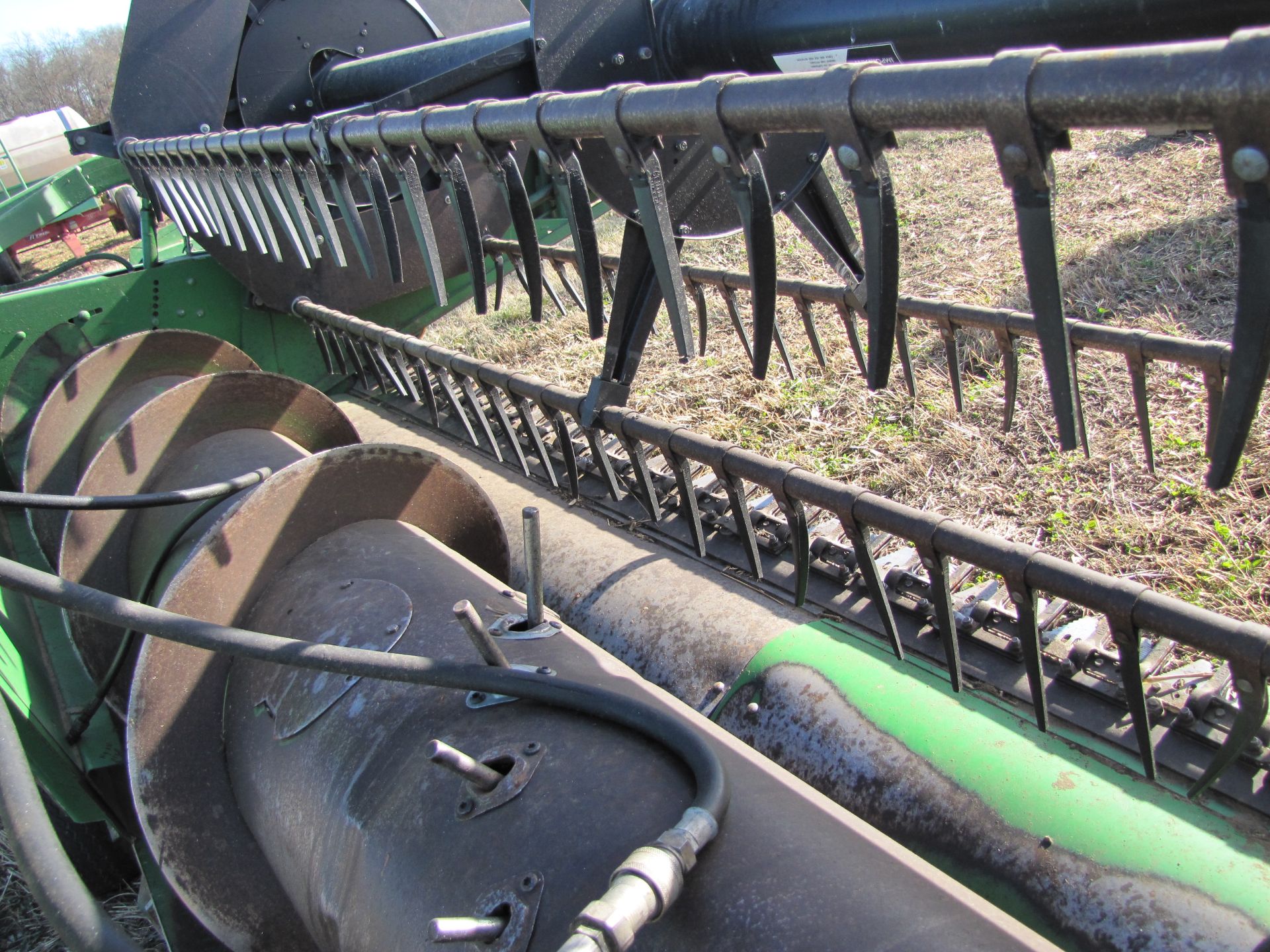 16’ John Deere 216 grain head w/ SCH cutter bar, hyd raise reel, variable speed - Image 22 of 24