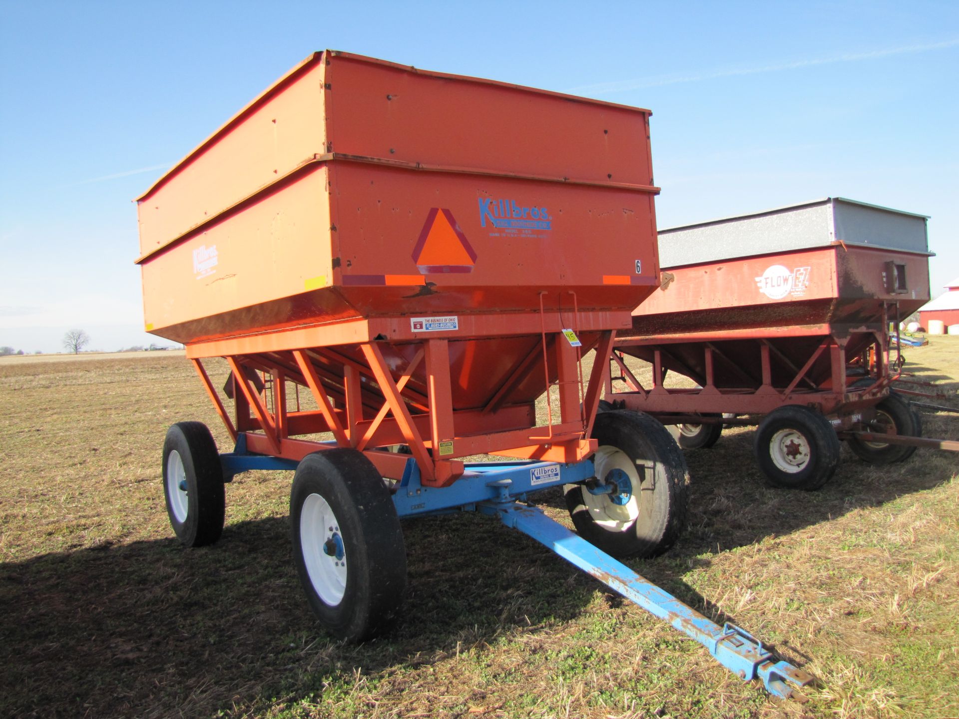 Killbros 385 gravity bed wagon, 11 R 22.5 tires