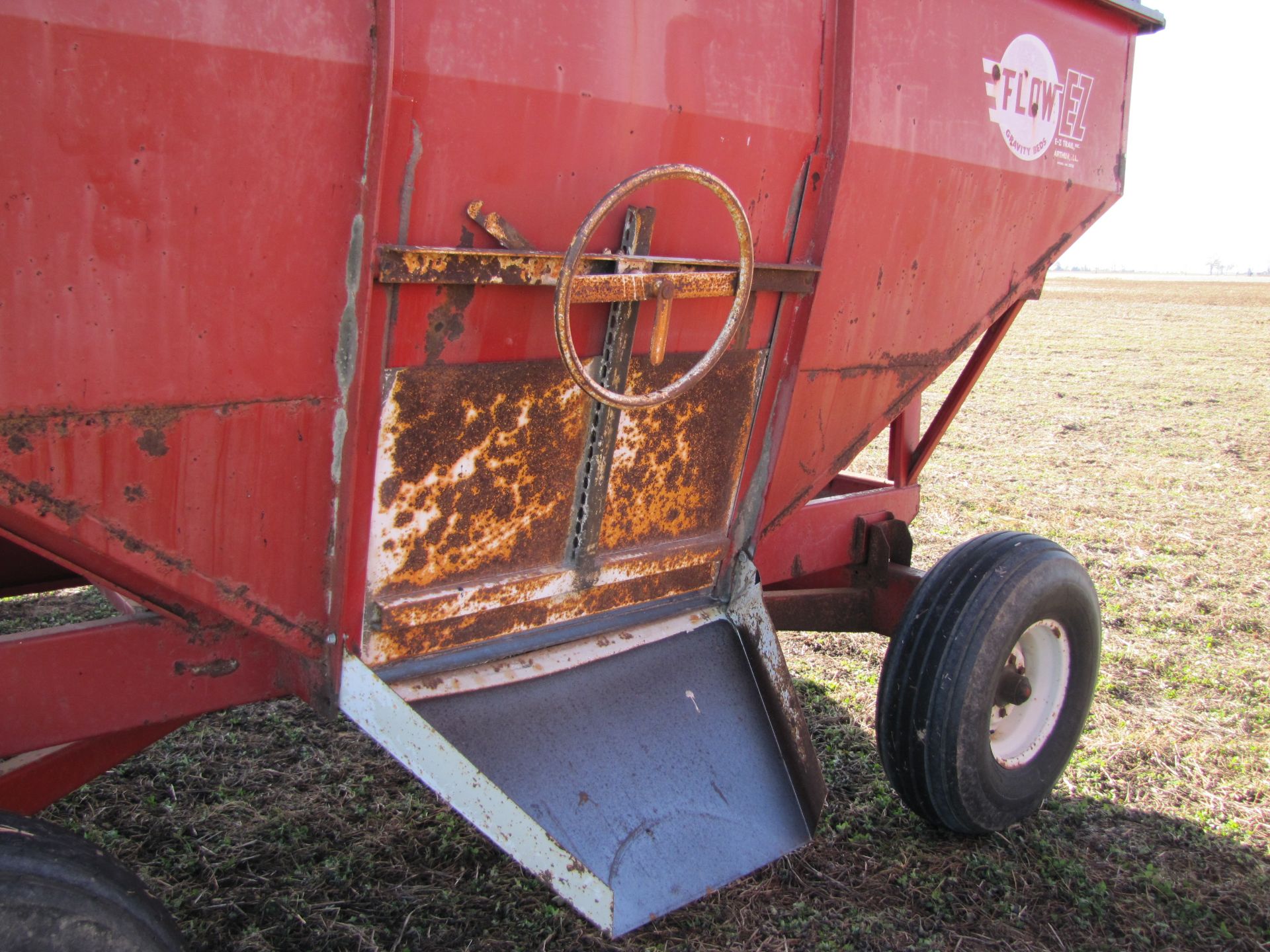 EZ Flow 300 gravity bed wagon on EZ Trail 1074 gear - Image 10 of 17