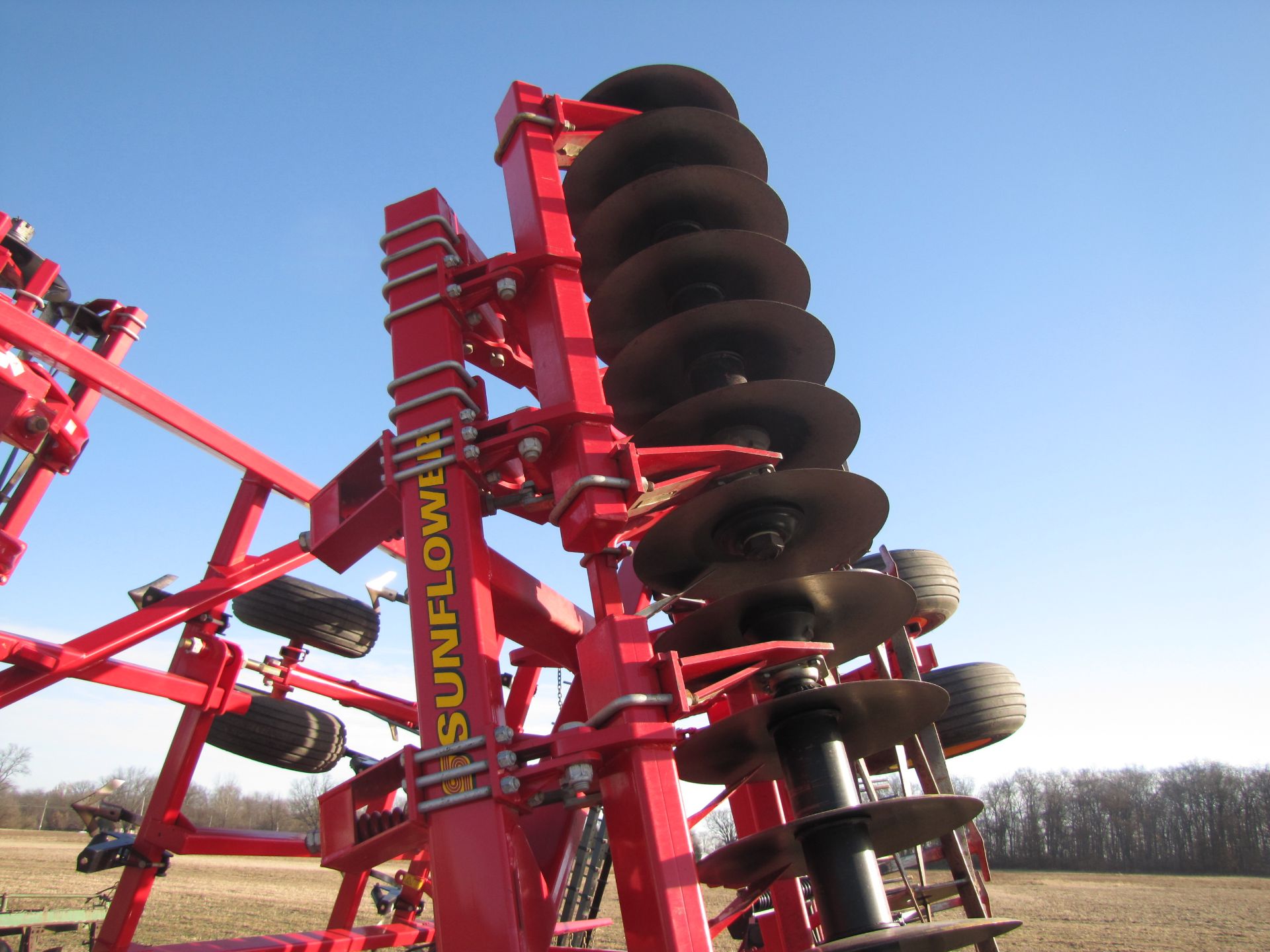 25’ Sunflower 6333 soil finisher, hyd fold, 6-bar high residue harrow, rear hitch, rear hyd - Image 9 of 31