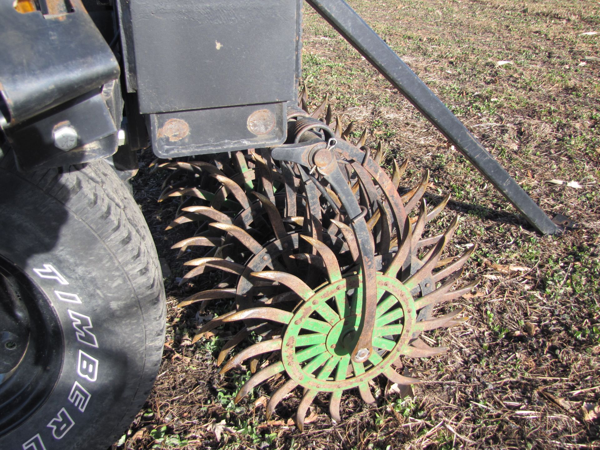 30’ Yetter 3530 flat-fold rotary hoe, 3 pt, depth gauge wheel - Image 14 of 22