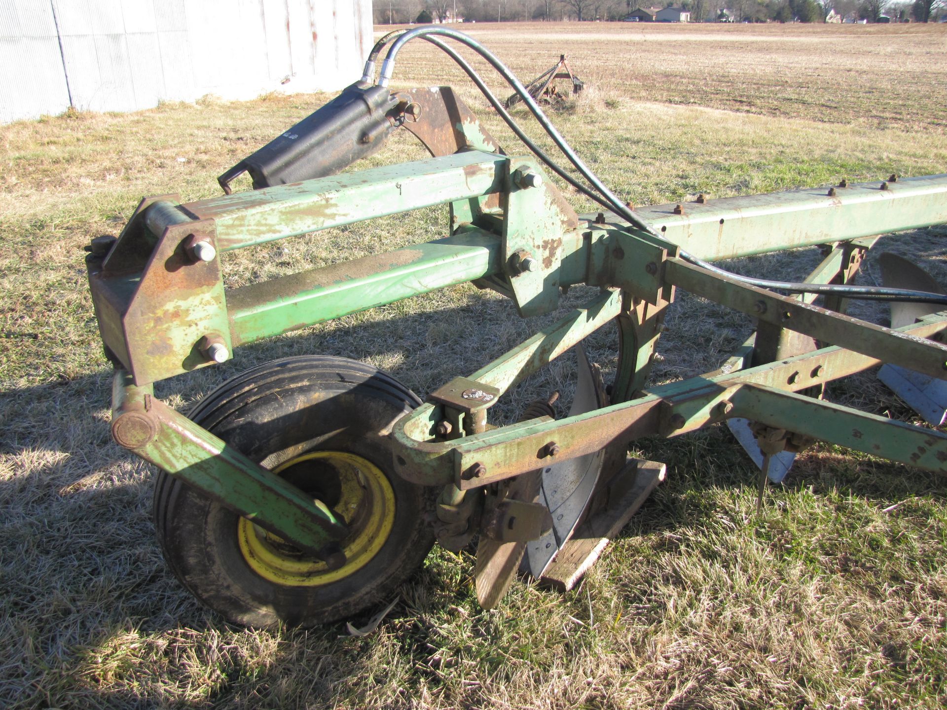 John Deere 8 x 16” 2350-2450 plow, onland hitch - Image 9 of 22