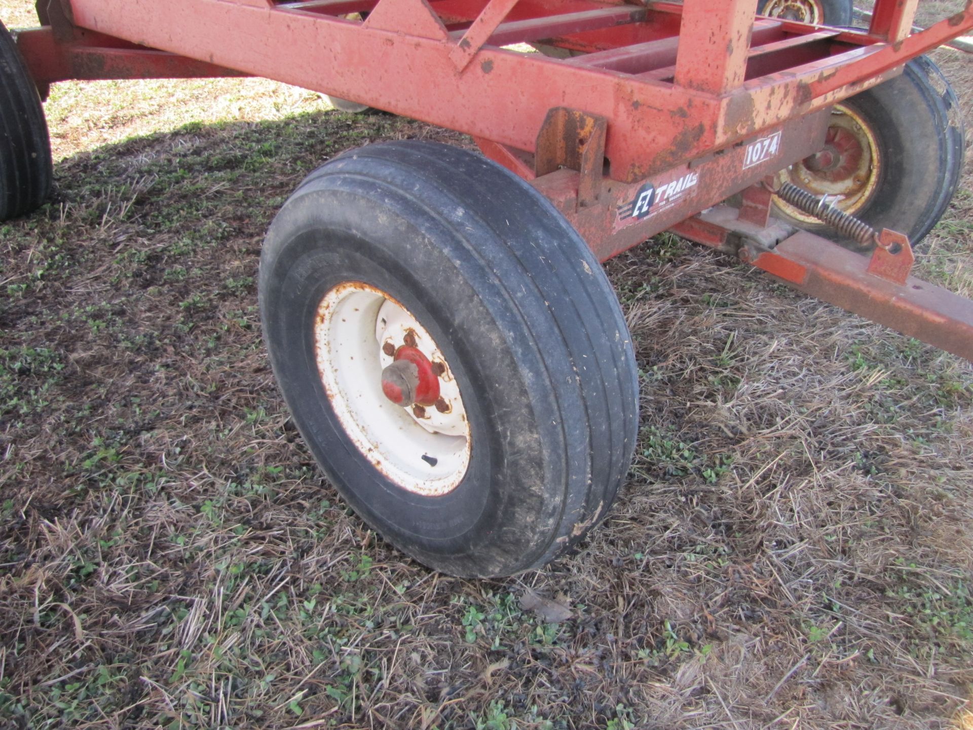 EZ Flow 300 gravity bed wagon on EZ Trail 1074 gear - Image 7 of 17