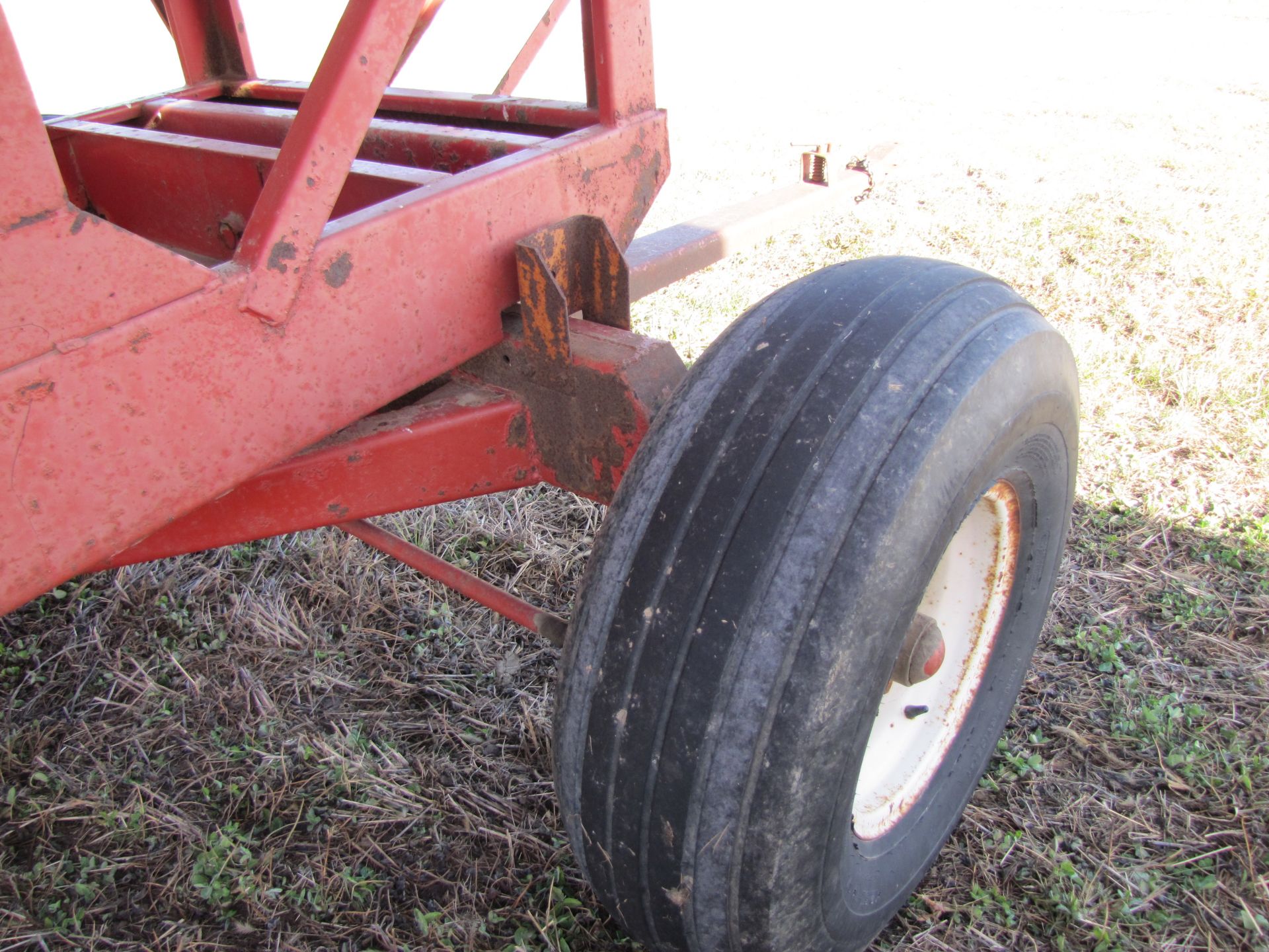 EZ Flow 300 gravity bed wagon on EZ Trail 1074 gear - Image 16 of 17