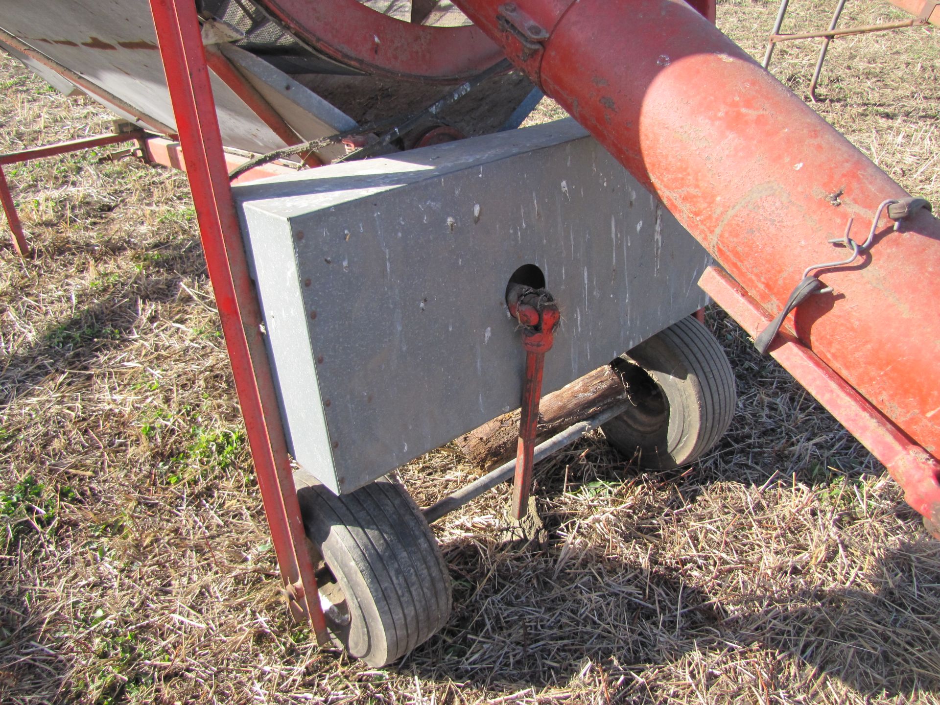 Snow-co grain cleaner, electric motor - Image 9 of 14