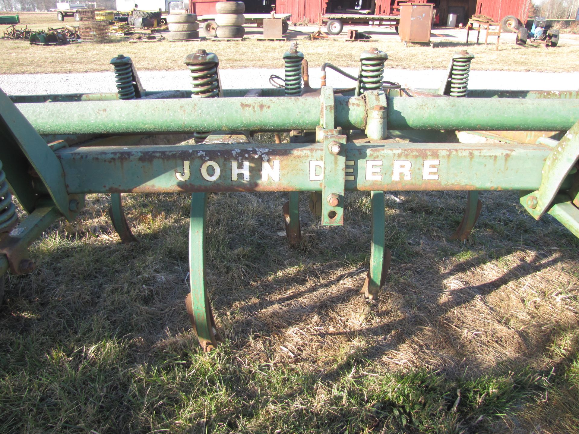 John Deere 1610 13-shank chisel plow - Image 8 of 14