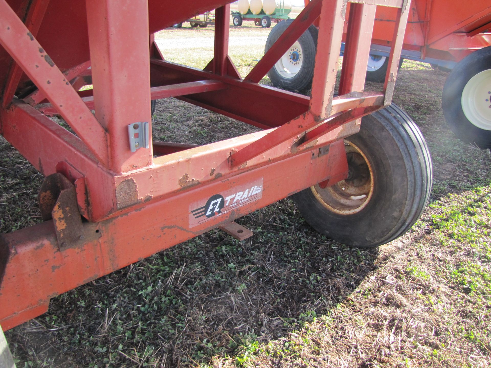 EZ Flow 300 gravity bed wagon on EZ Trail 1074 gear - Image 13 of 17