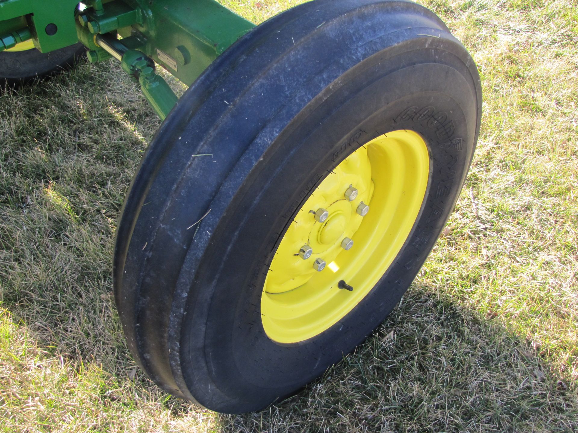 John Deere 5055E tractor - Image 33 of 46