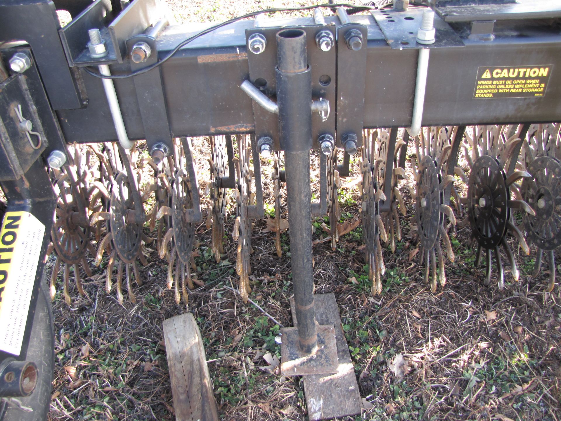 30’ Yetter 3530 flat-fold rotary hoe, 3 pt, depth gauge wheel - Image 11 of 22