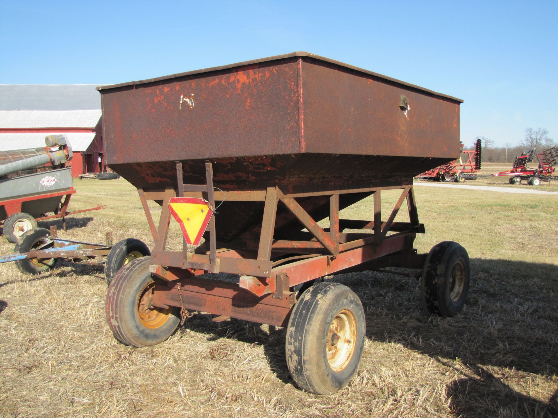 J & M 150 gravity bed wagon - Image 6 of 15