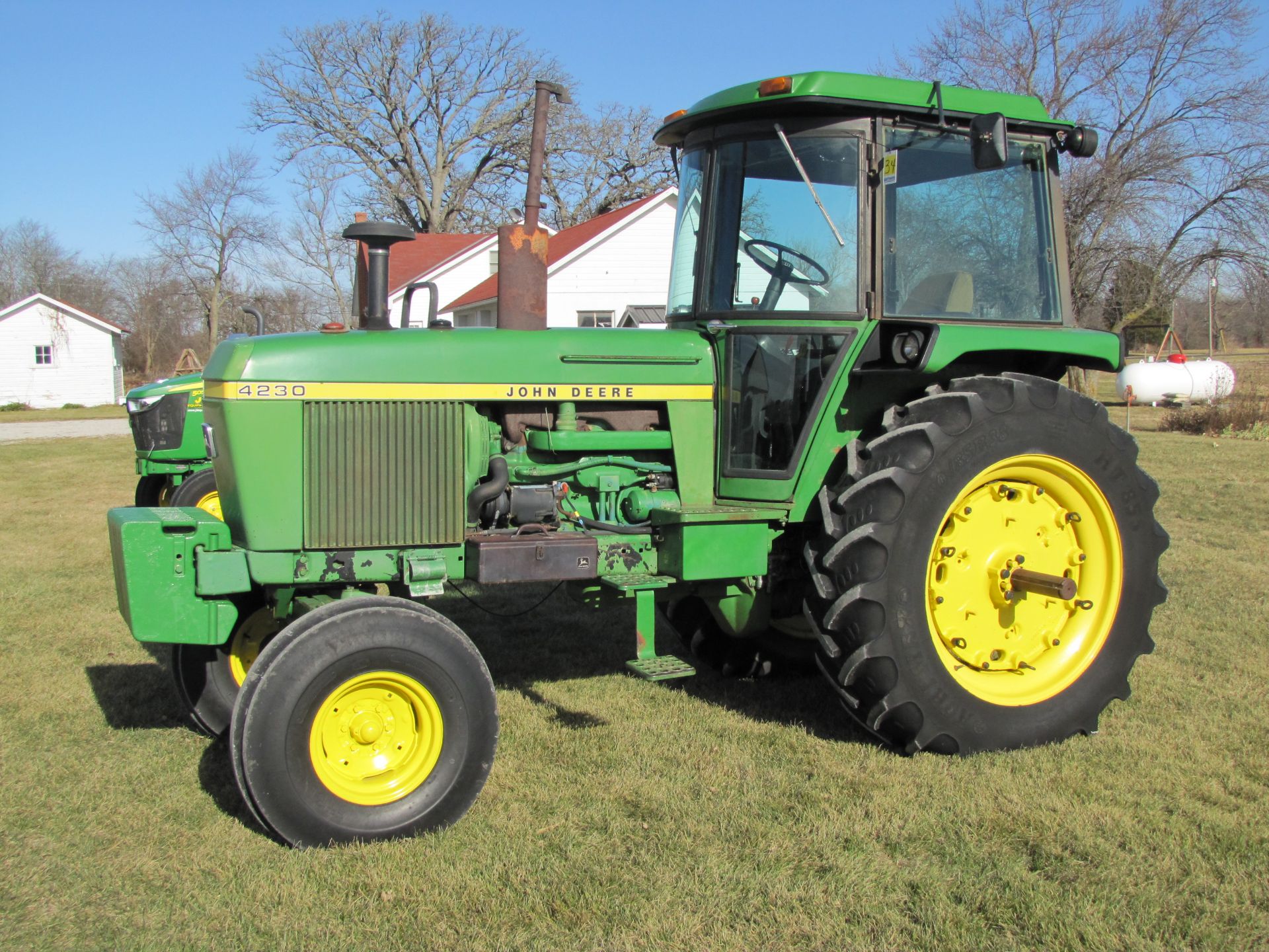 John Deere 4230 tractor - Image 2 of 49