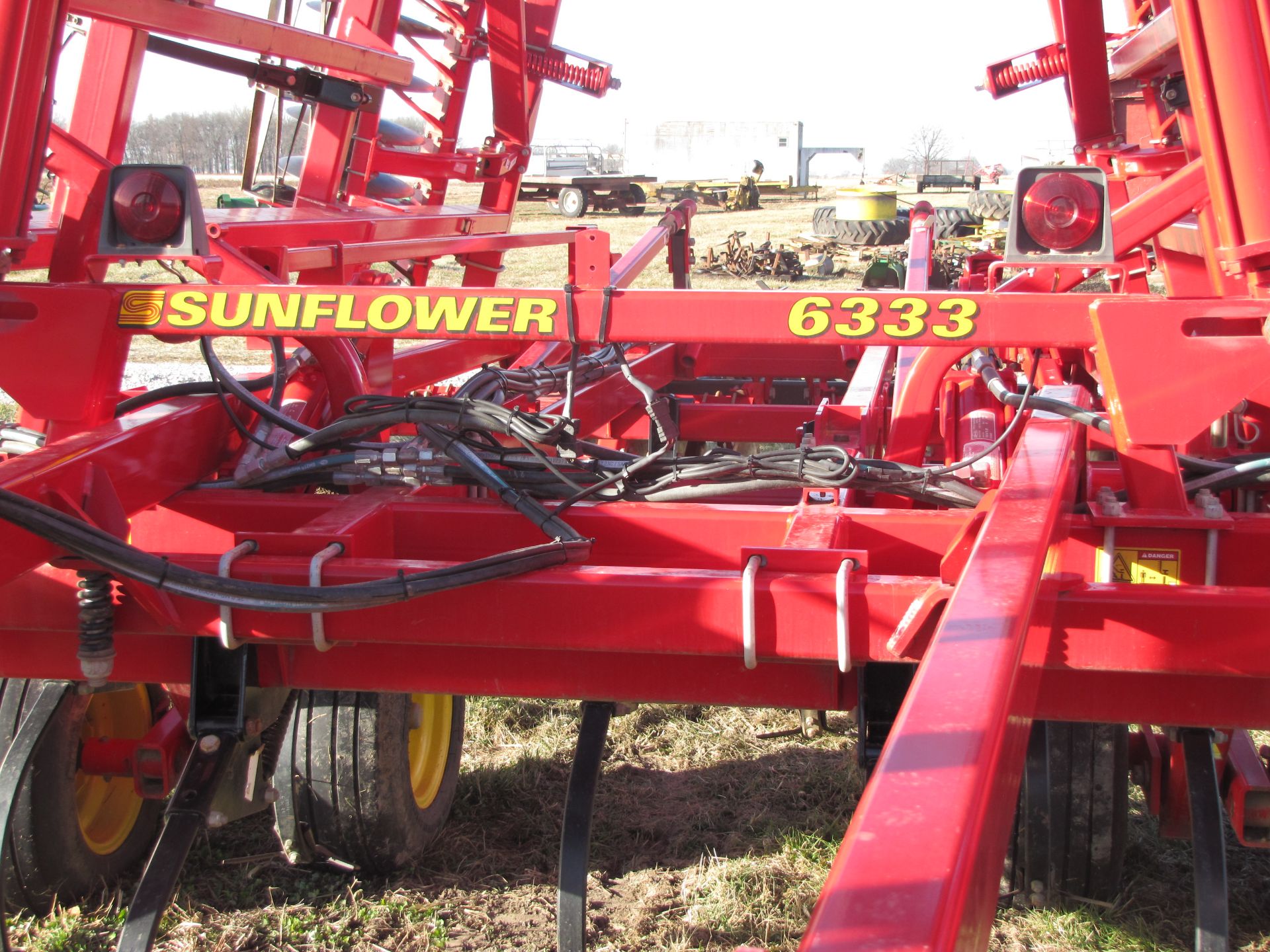 25’ Sunflower 6333 soil finisher, hyd fold, 6-bar high residue harrow, rear hitch, rear hyd - Image 20 of 31