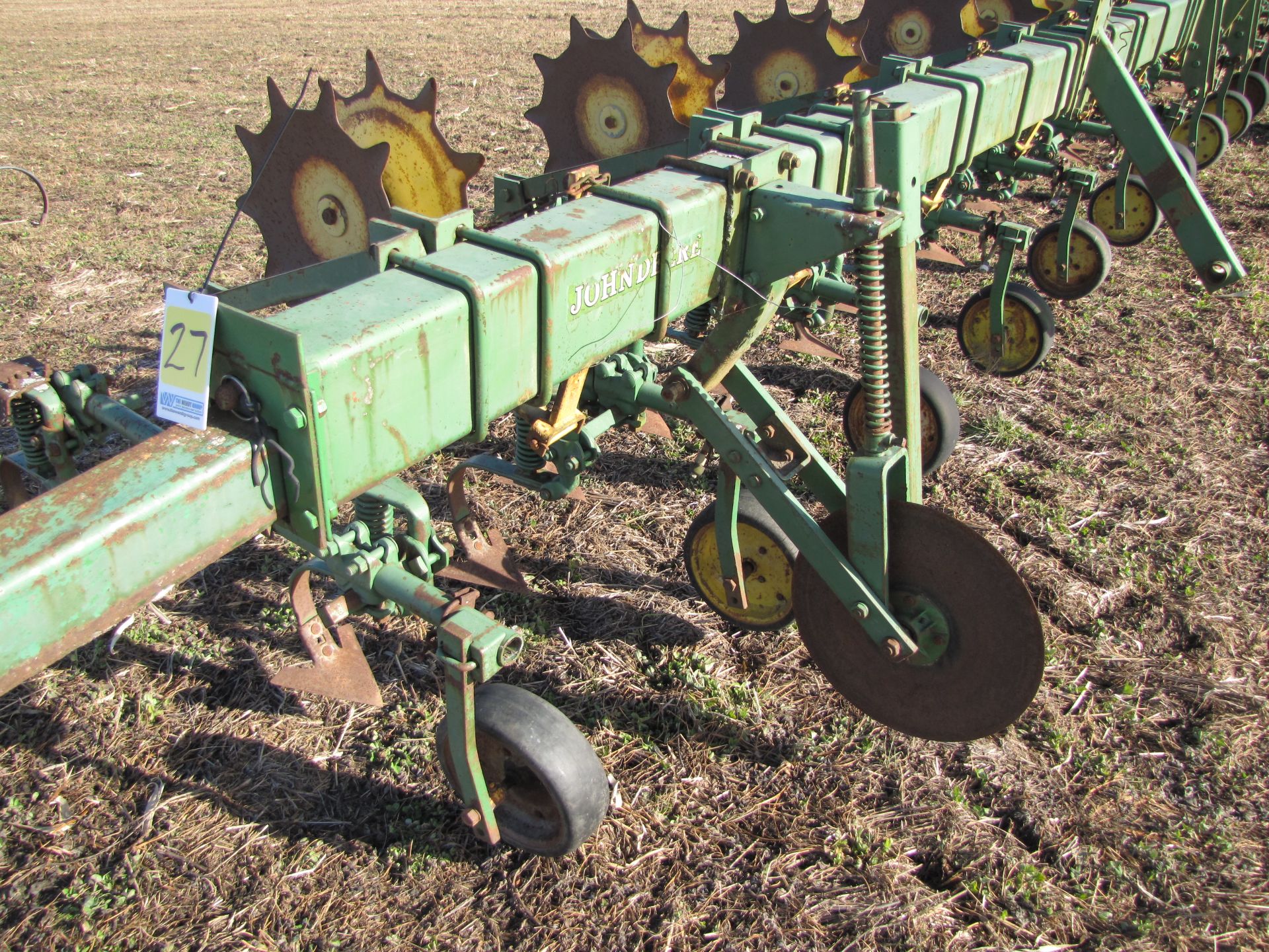 John Deere 12 x 30” RM row-crop cultivator, 3 pt, rolling shields, end transport - Image 14 of 19