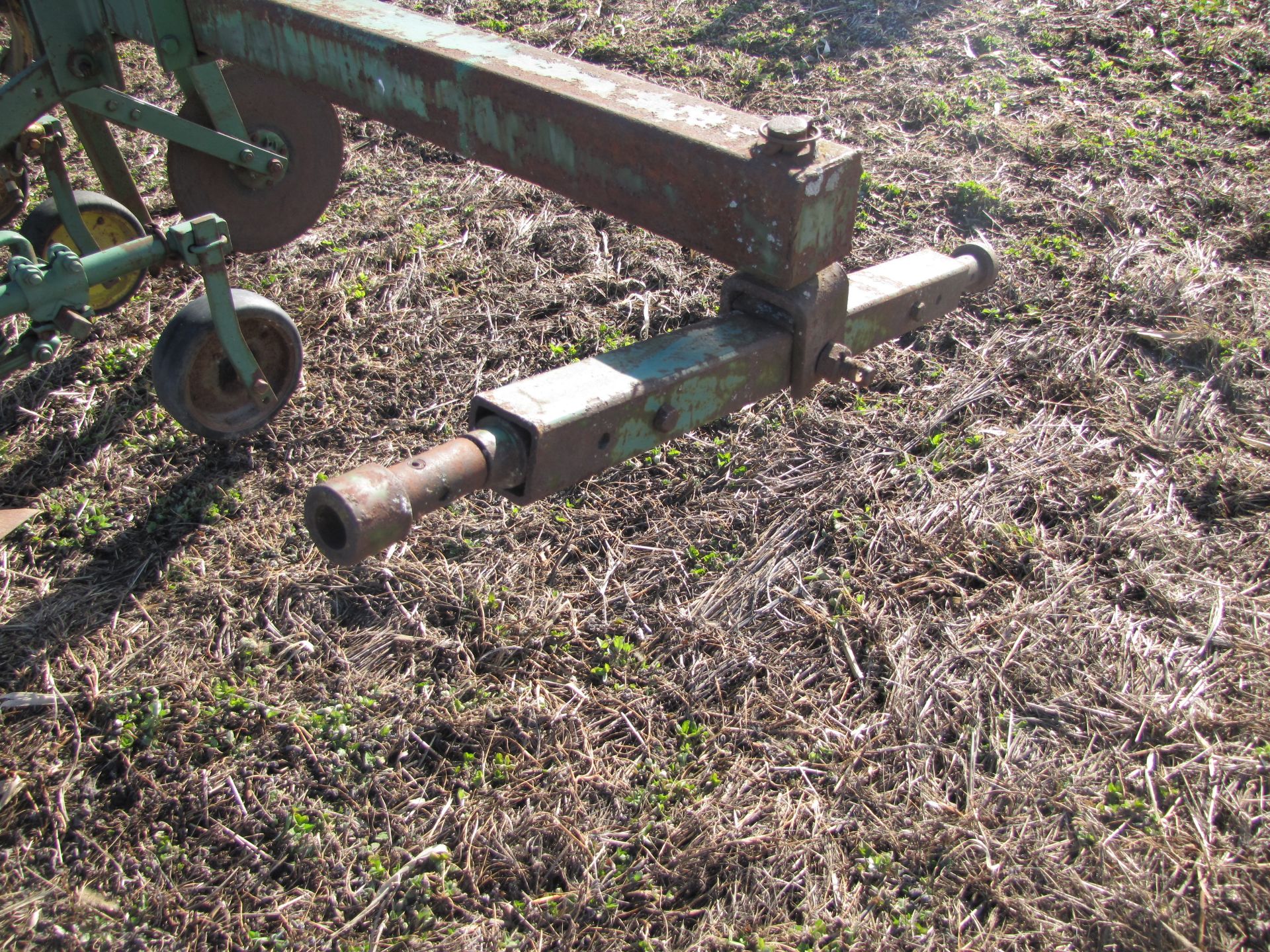 John Deere 12 x 30” RM row-crop cultivator, 3 pt, rolling shields, end transport - Image 12 of 19