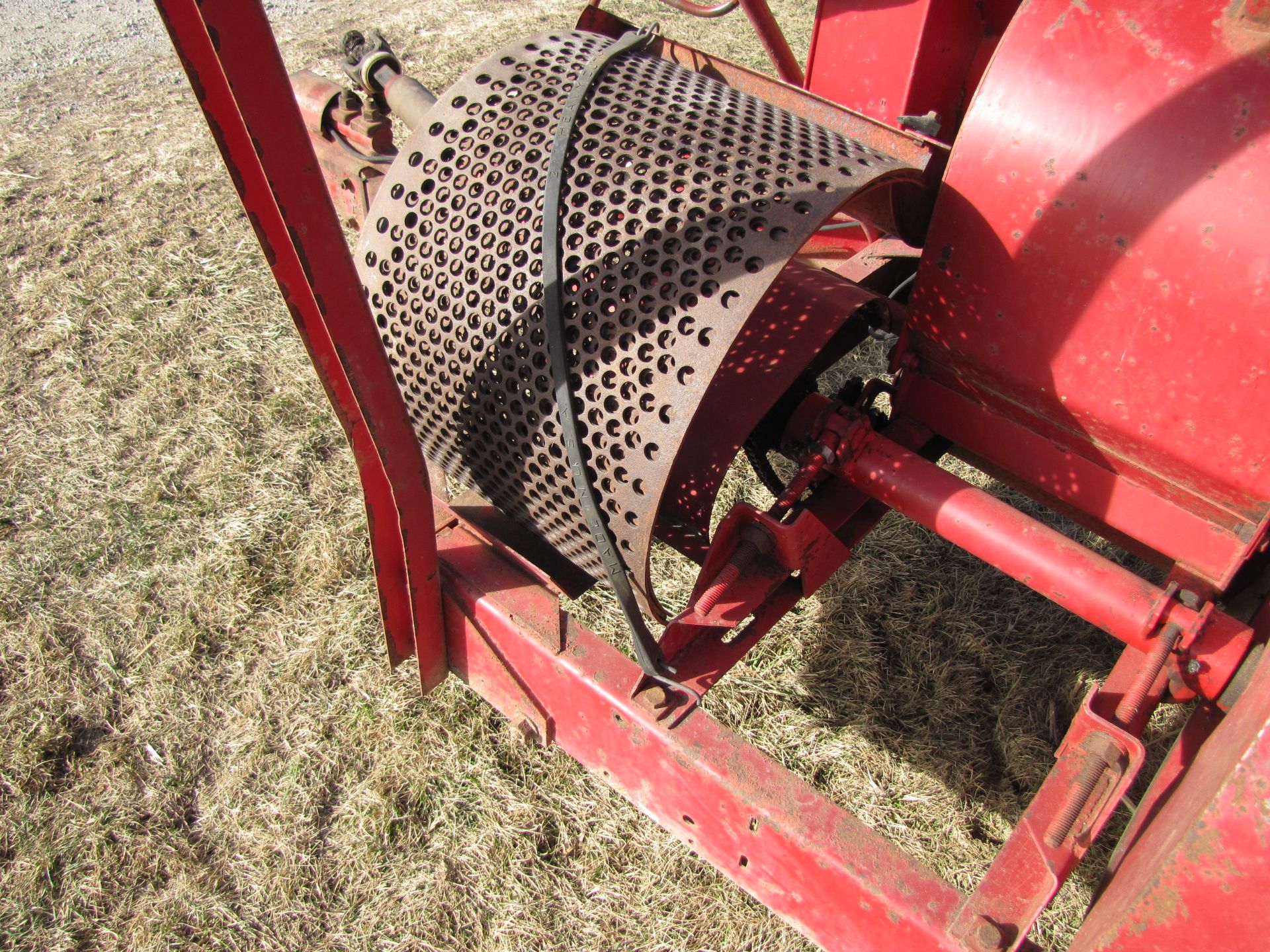 New Holland 352 grinder mixer, scales, ear corn chute, 540 pto - Image 25 of 31