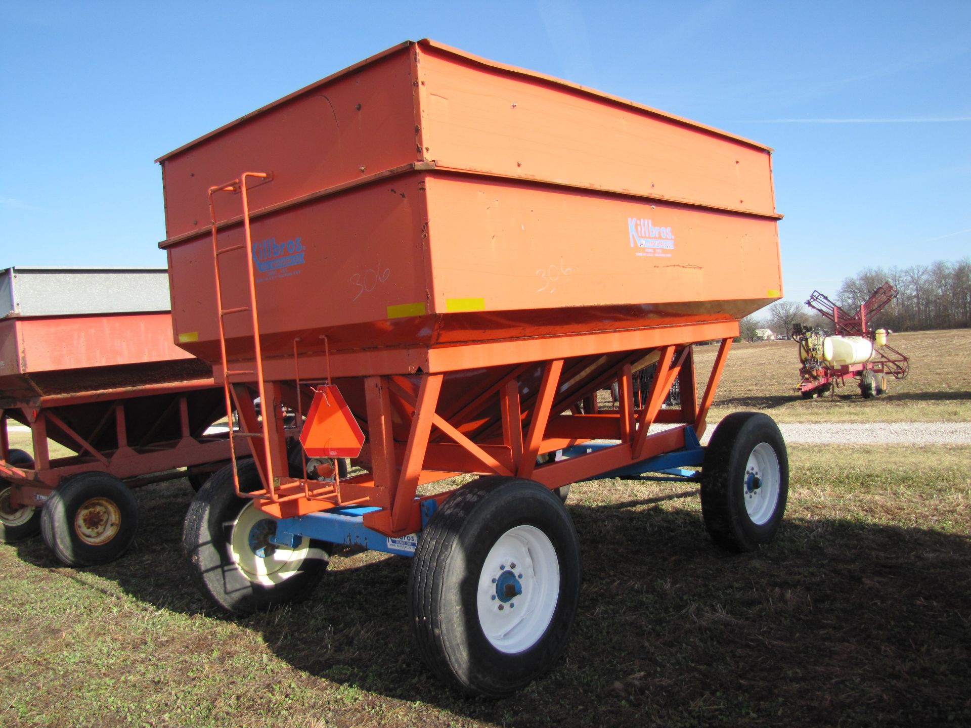 Killbros 385 gravity bed wagon, 11 R 22.5 tires - Image 6 of 18