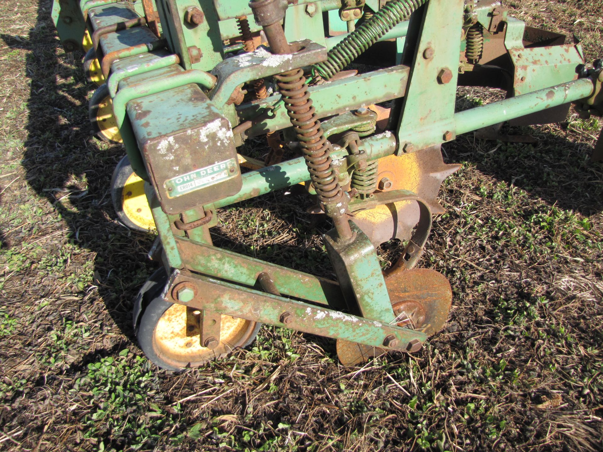 John Deere RM 6R30 row-crop cultivator, 3 pt, rolling shields - Image 12 of 15