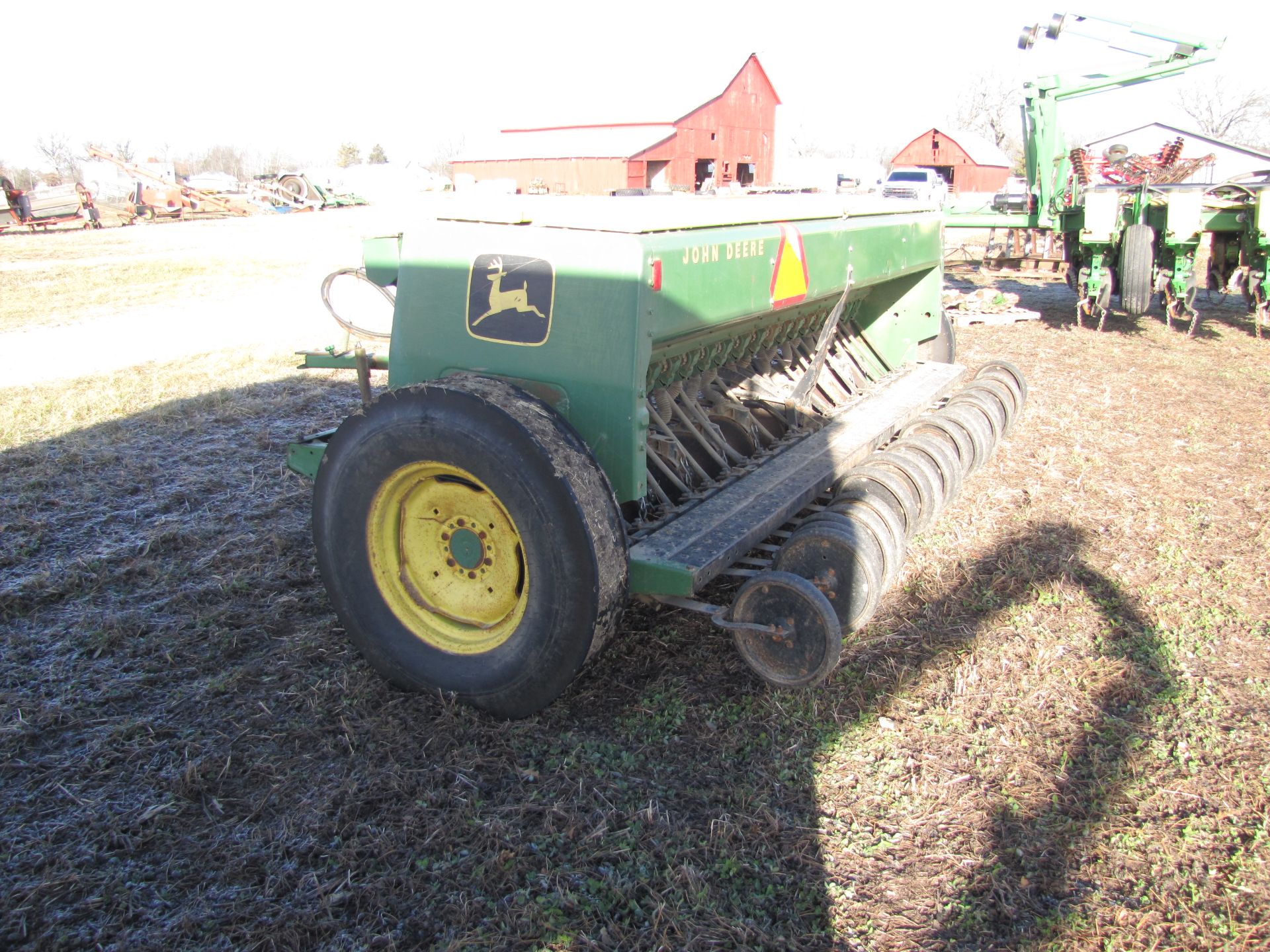 John Deere 8300 end-wheel drill, 21-hole x 7”, grass seed - Image 3 of 21