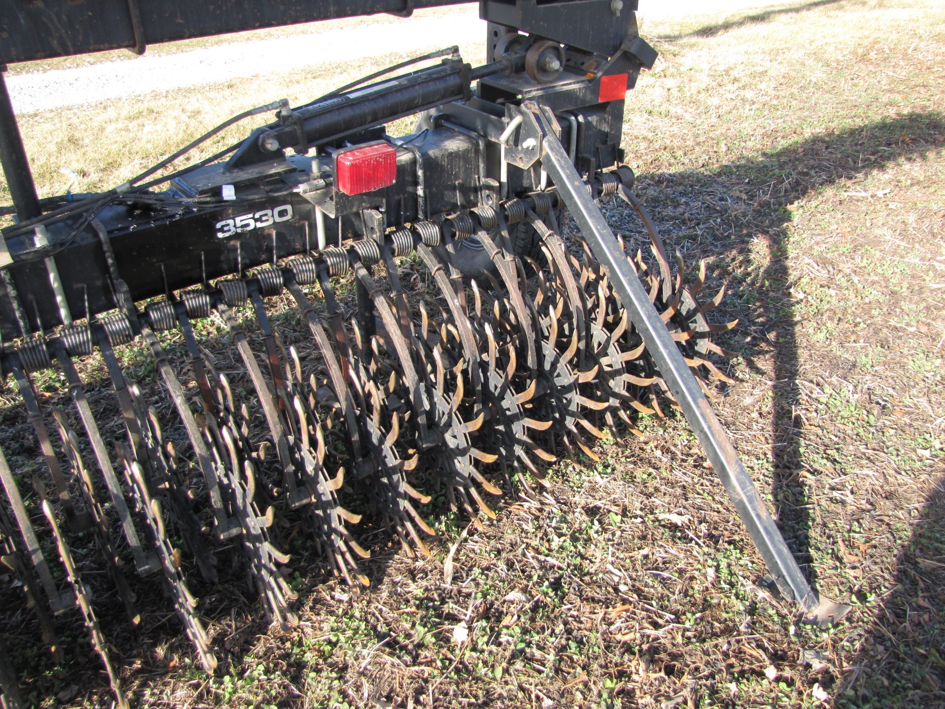 30’ Yetter 3530 flat-fold rotary hoe, 3 pt, depth gauge wheel - Image 18 of 22