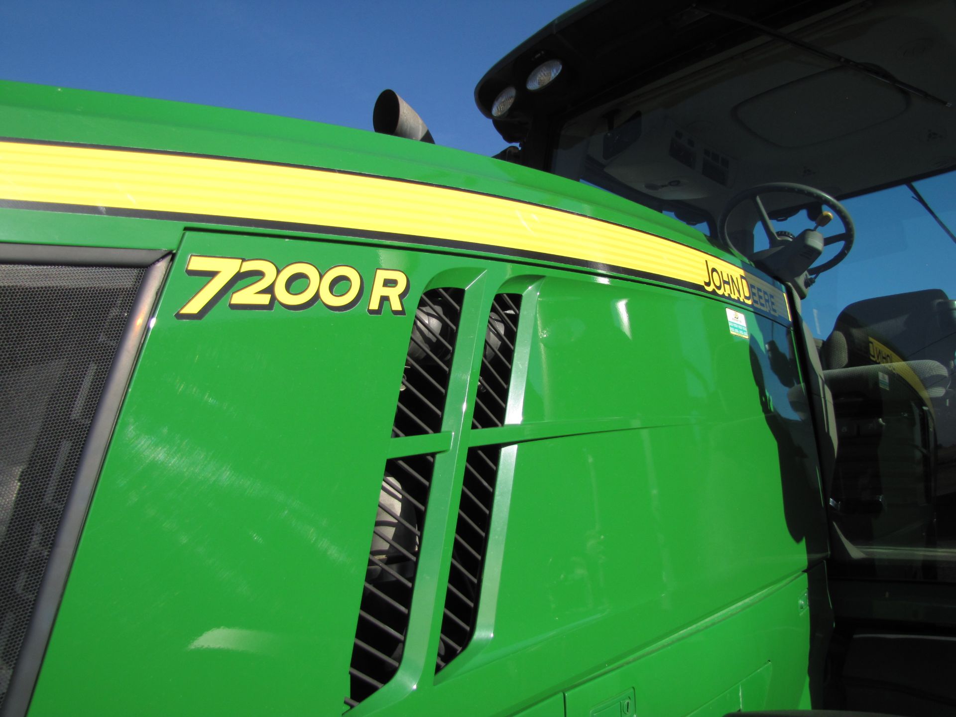 John Deere 7200R tractor - Image 9 of 69