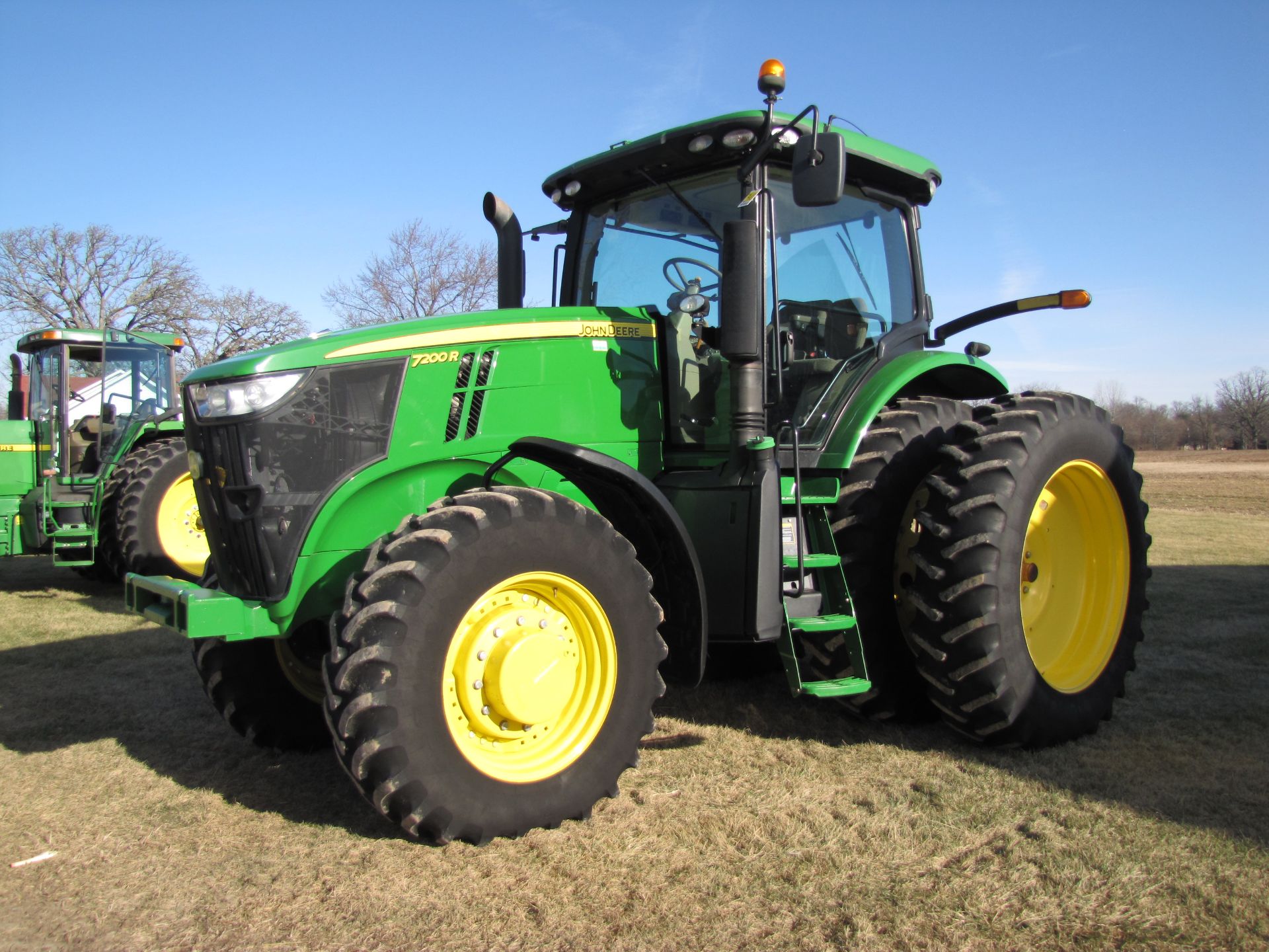 John Deere 7200R tractor