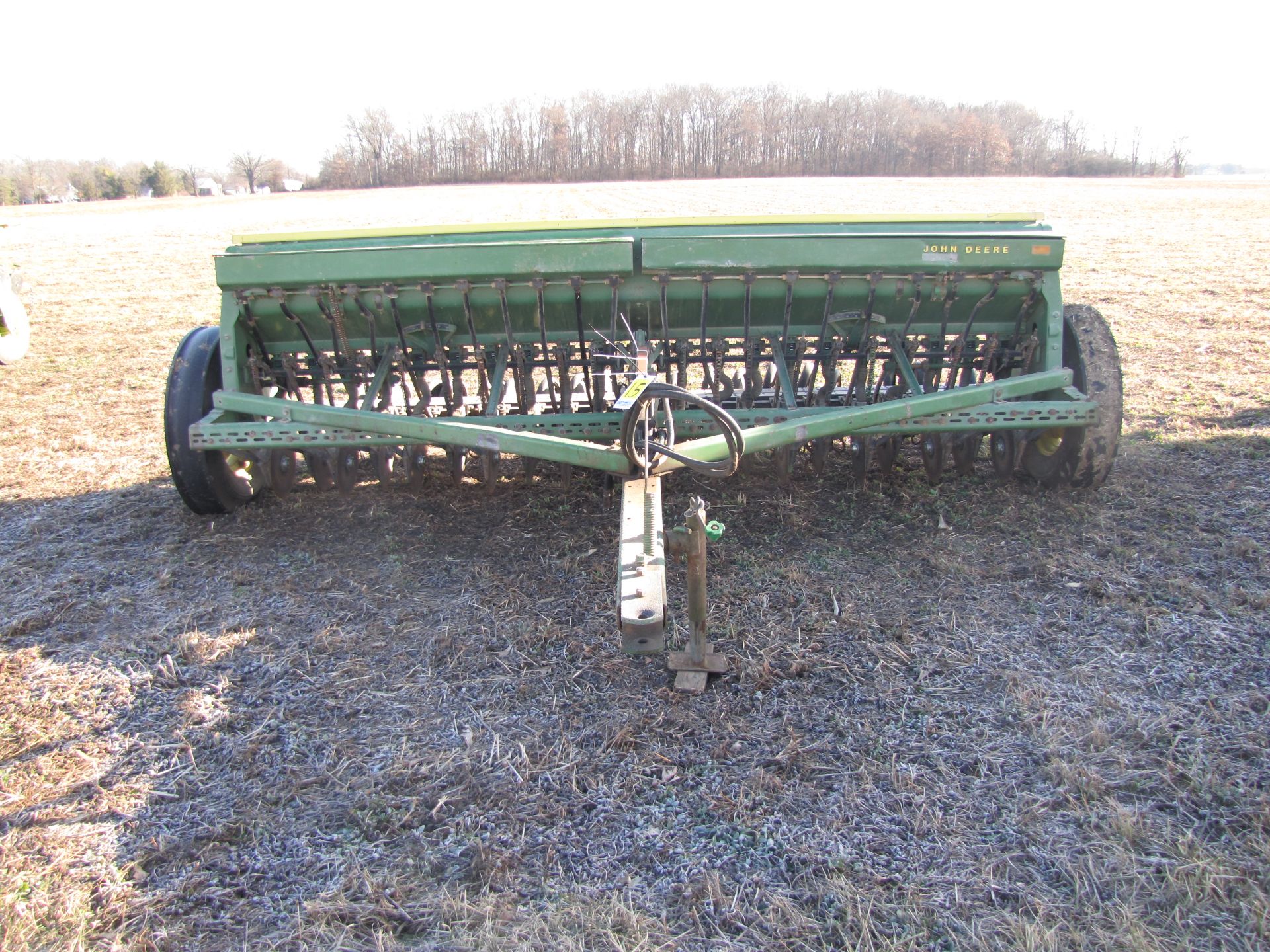 John Deere 8300 end-wheel drill, 21-hole x 7”, grass seed - Image 7 of 21