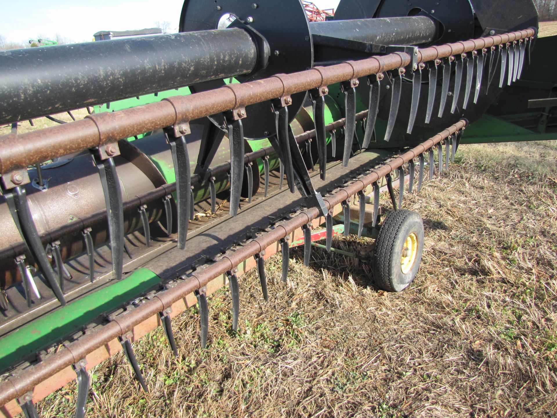 16’ John Deere 216 grain head w/ SCH cutter bar, hyd raise reel, variable speed - Image 11 of 24