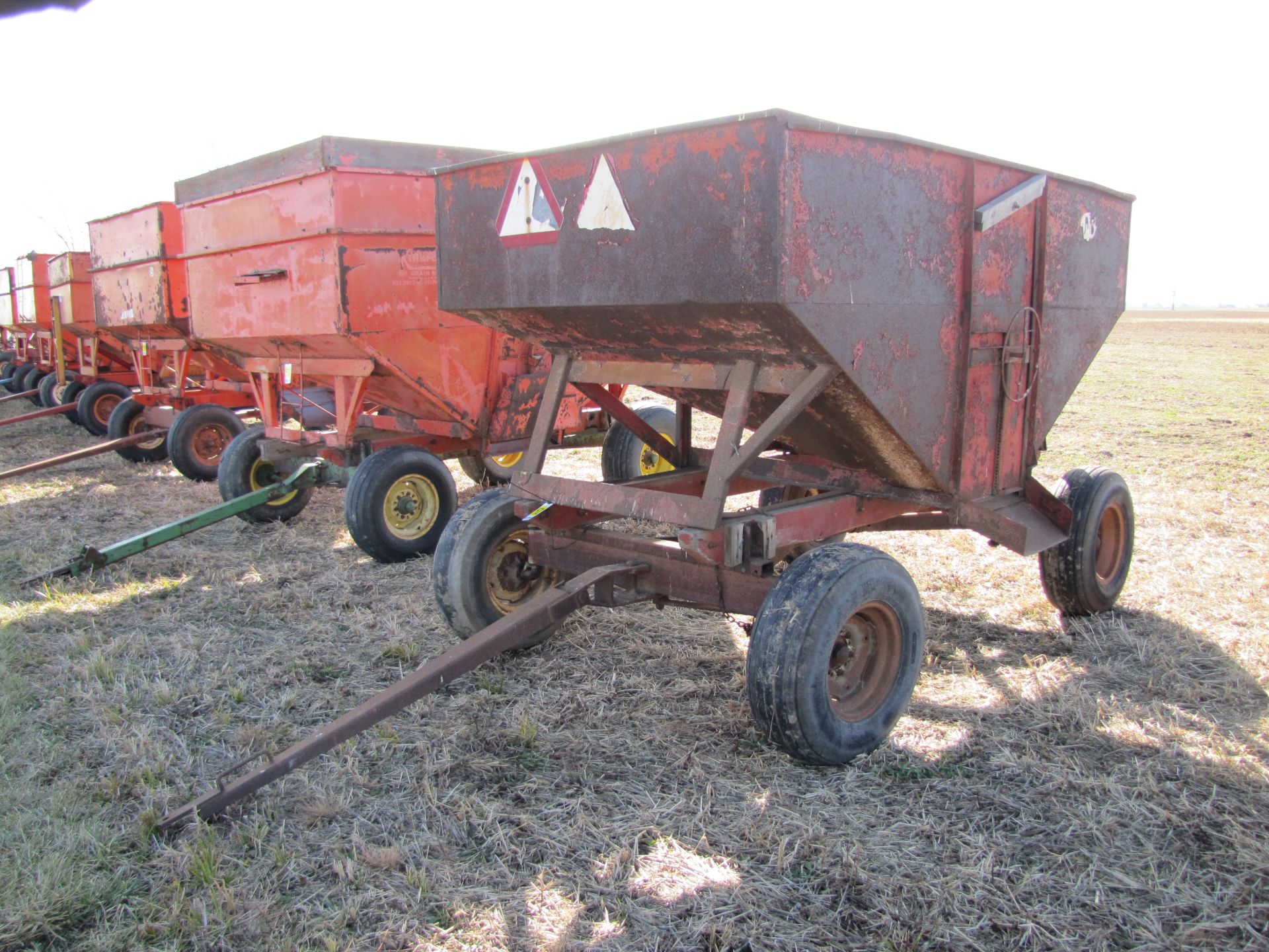 J & M 150 gravity bed wagon - Image 3 of 15