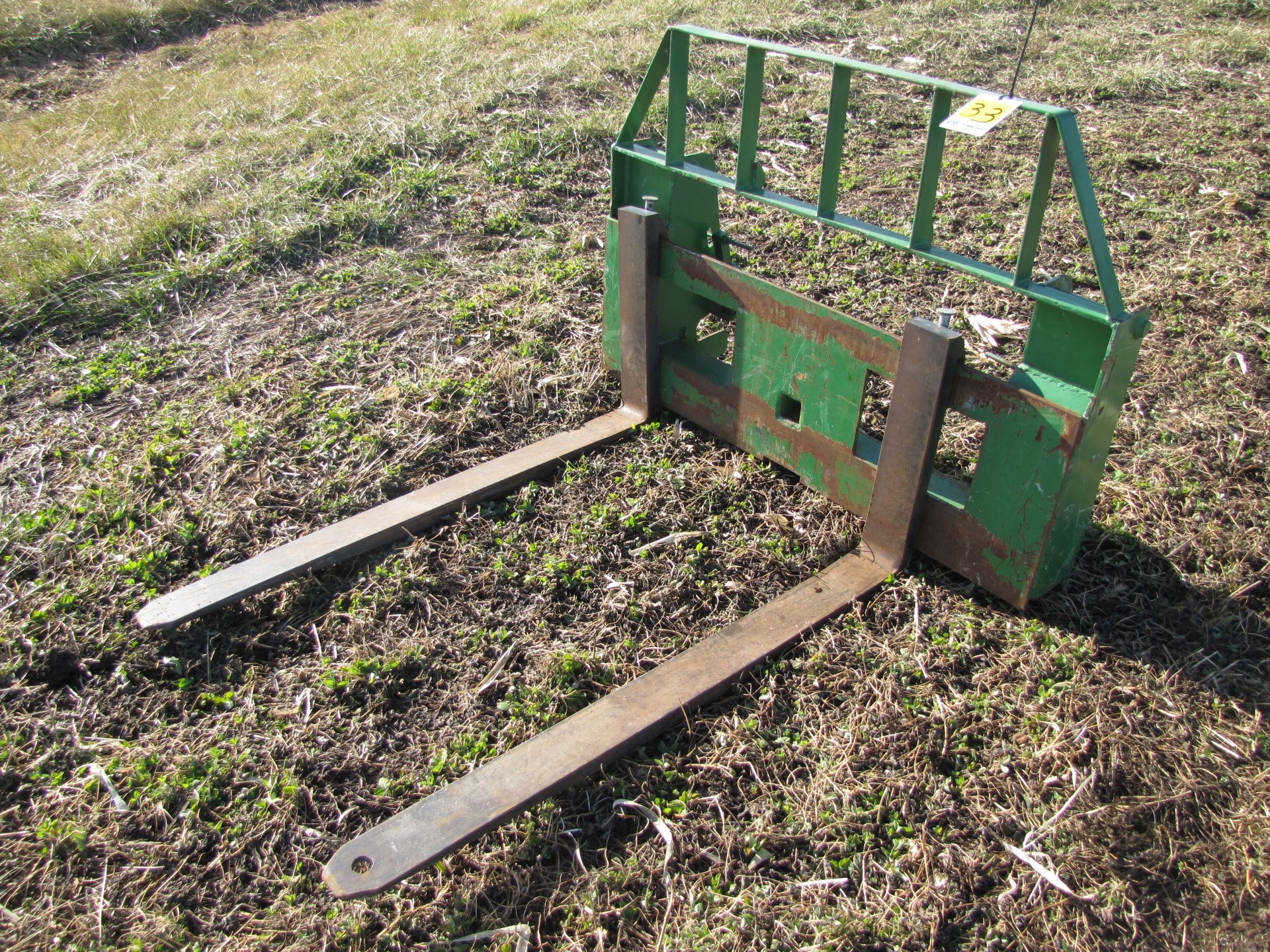 Set of Frontier pallet forks to fit JD 740 classic loader